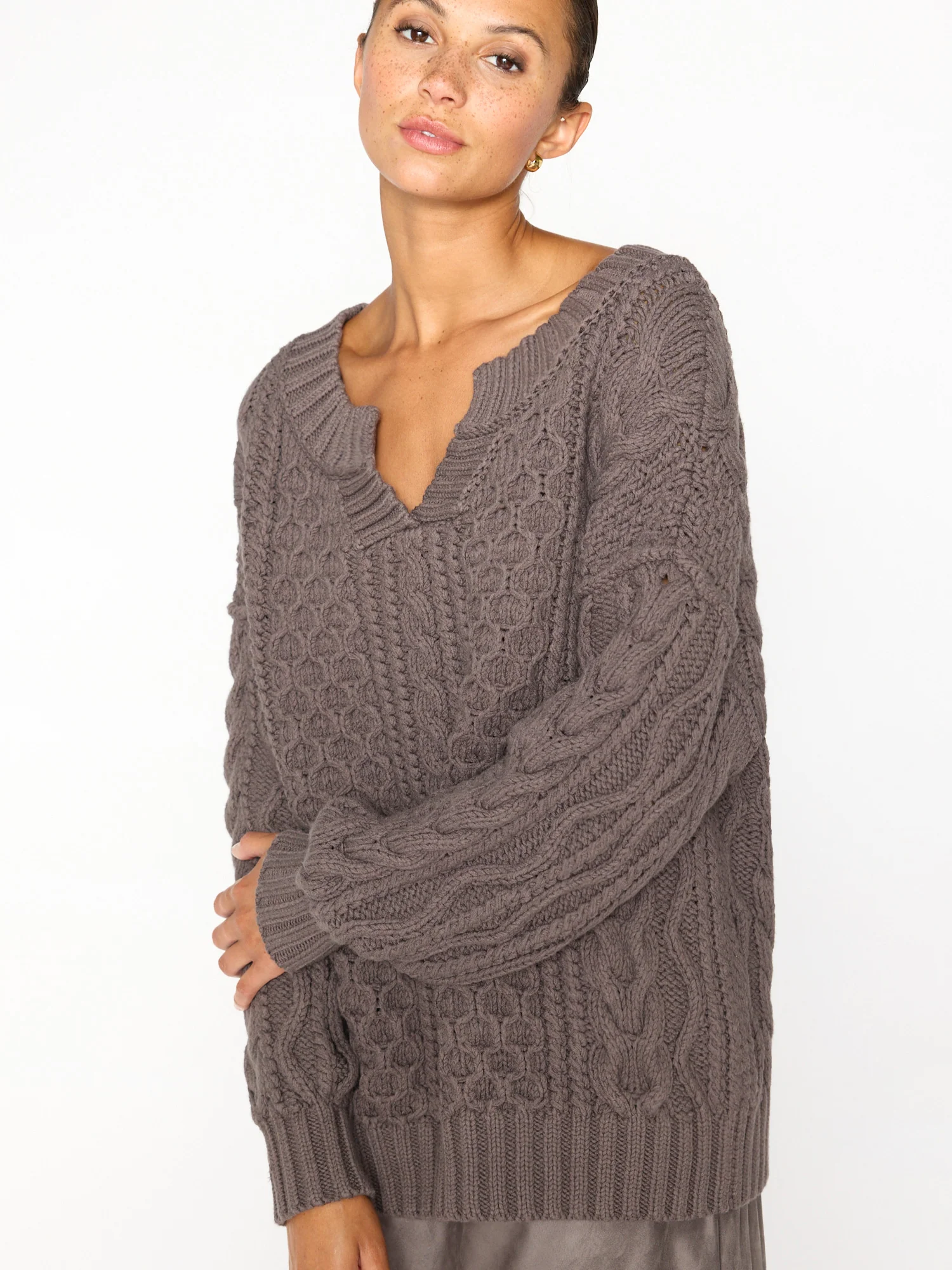 MOK3945f BROCHU WALKER Talia Handknit Cable