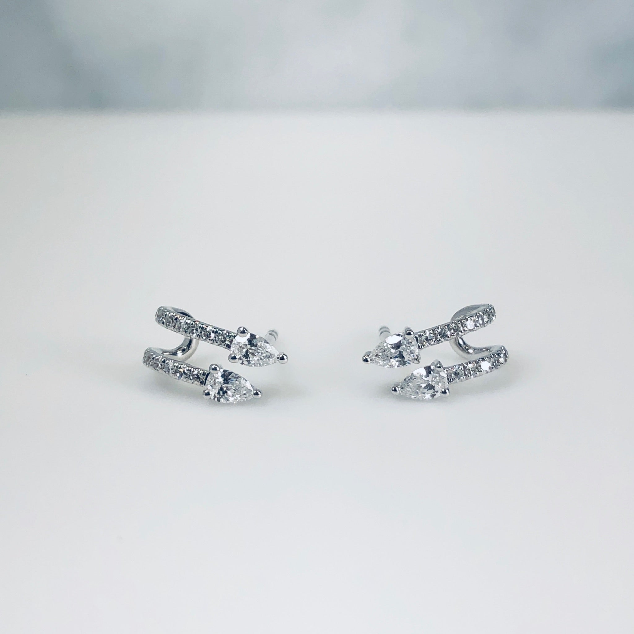 WD582 - Pear and Pave Cuff Huggie Earring