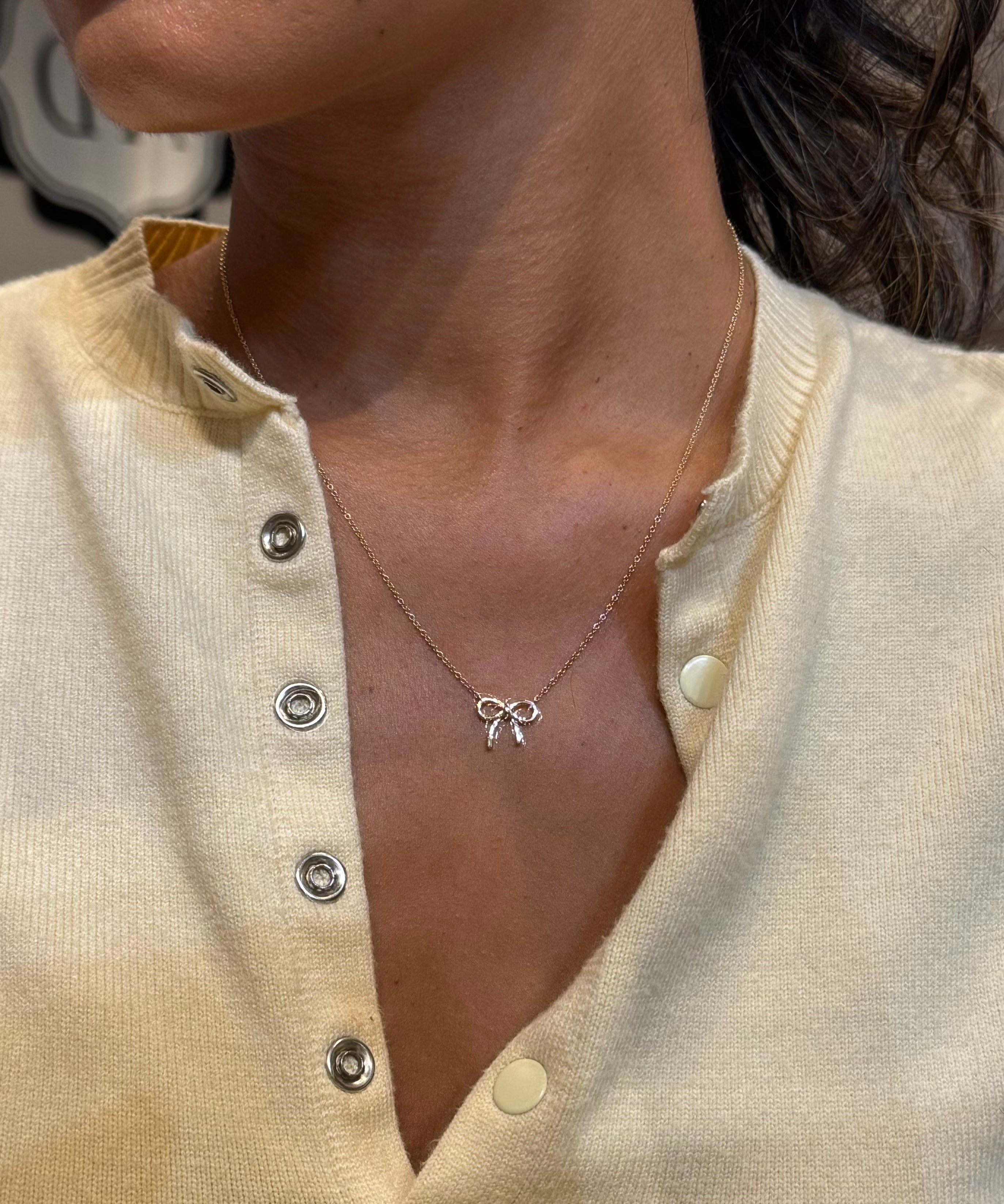WD1834 14kt Gold Bow Necklace