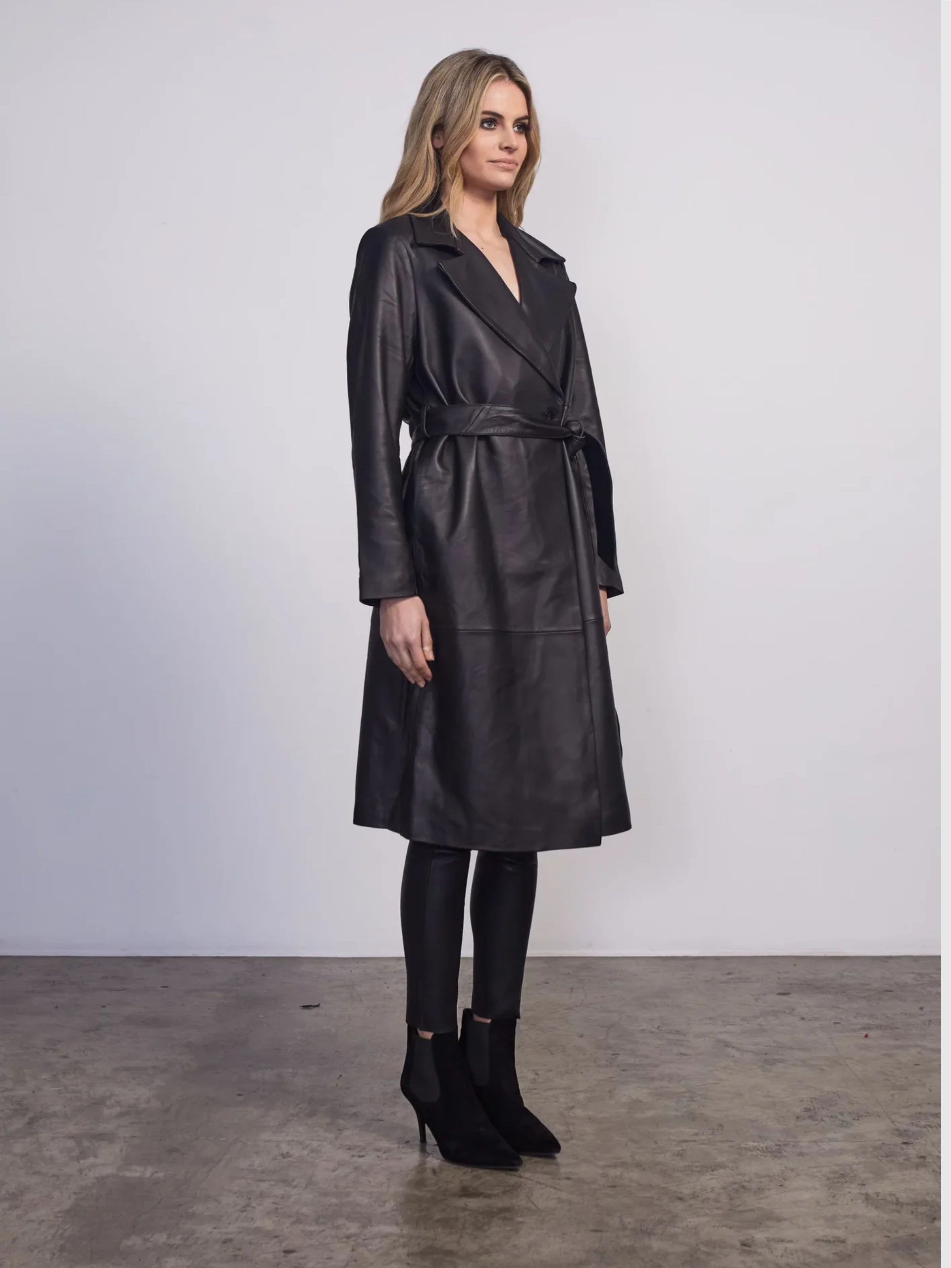 DEA the label Theodora Trench