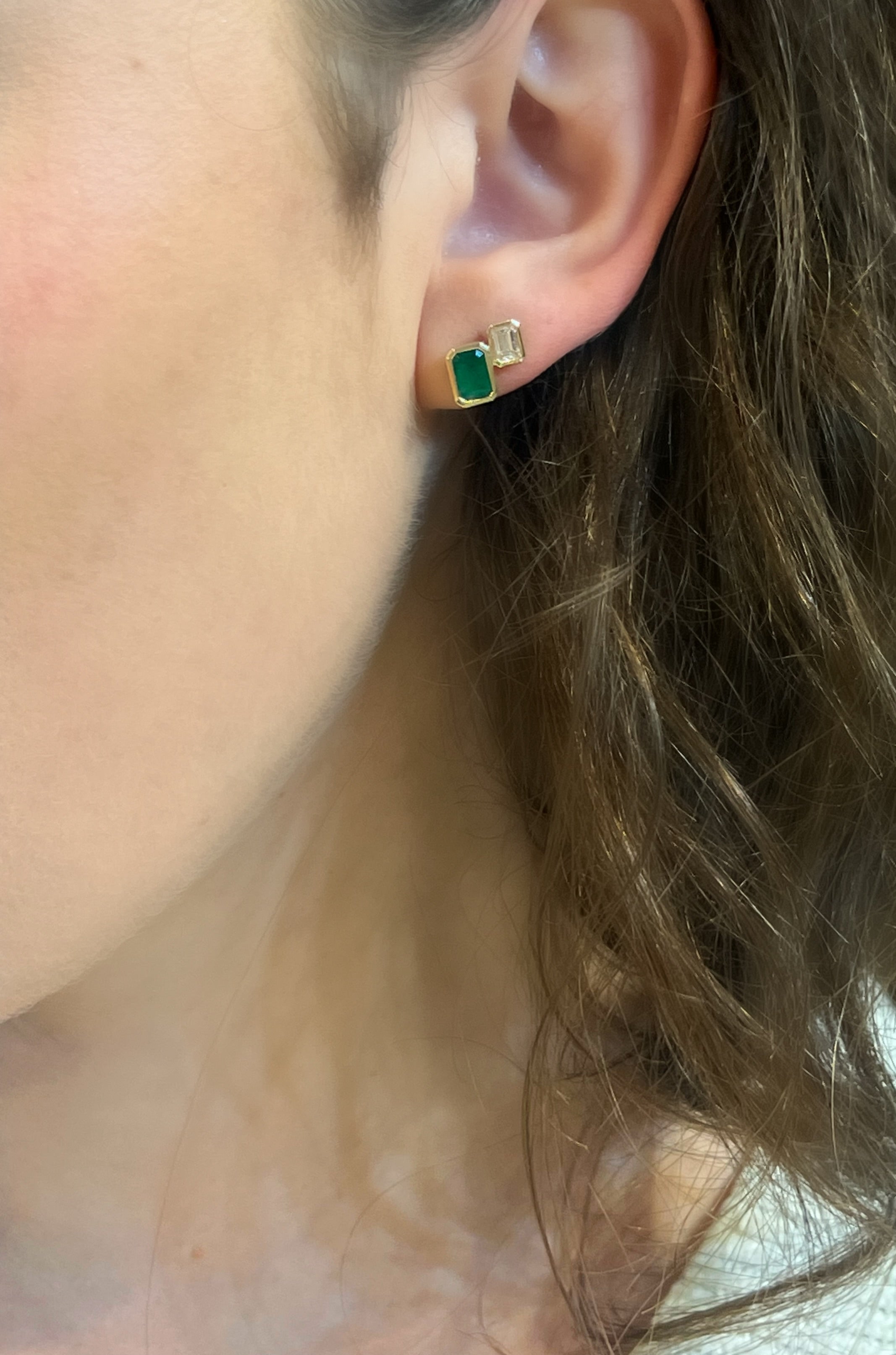 WD1911 Emerald and Diamond Stud Earring