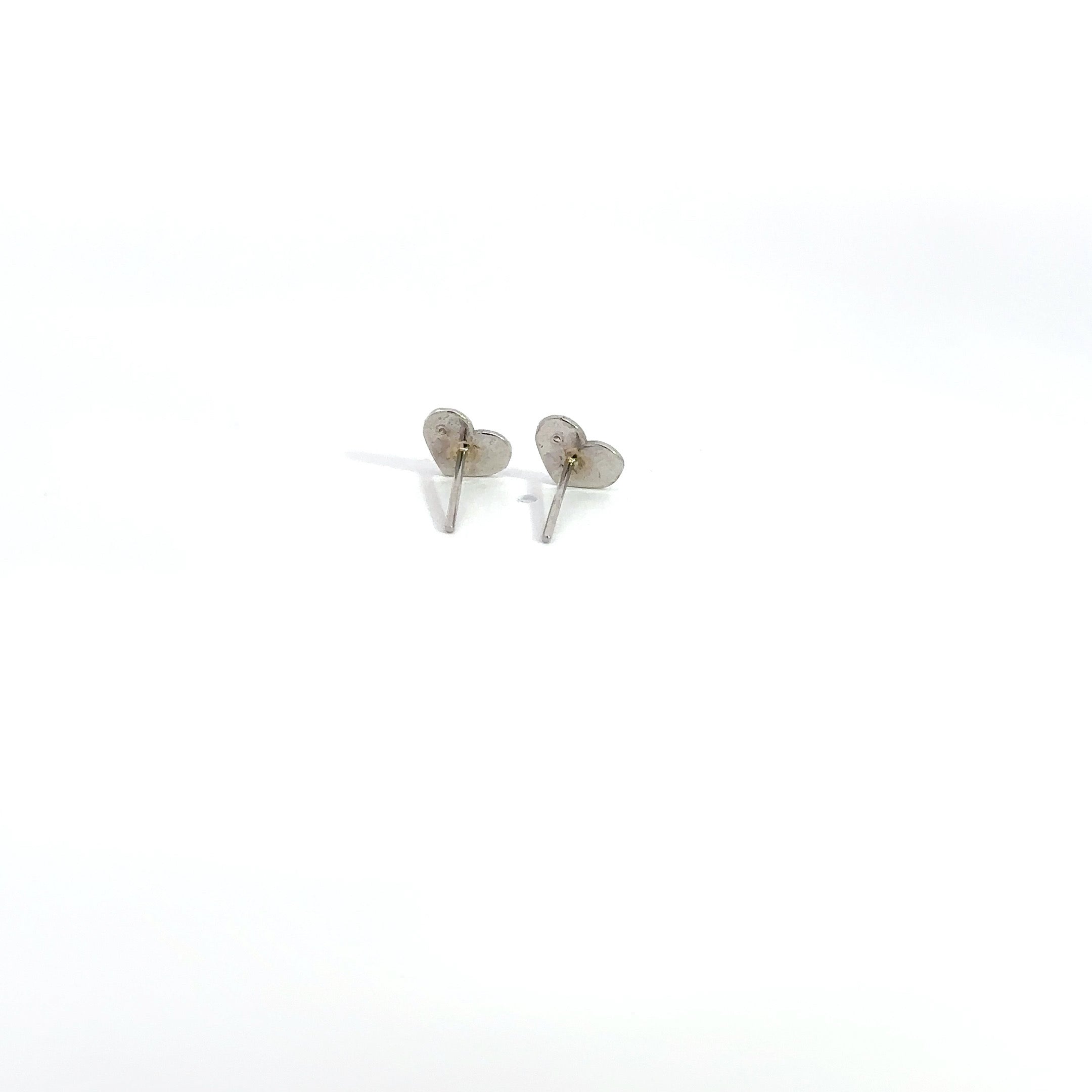 WD995 14kt gold Heart stud with diamond detail stud