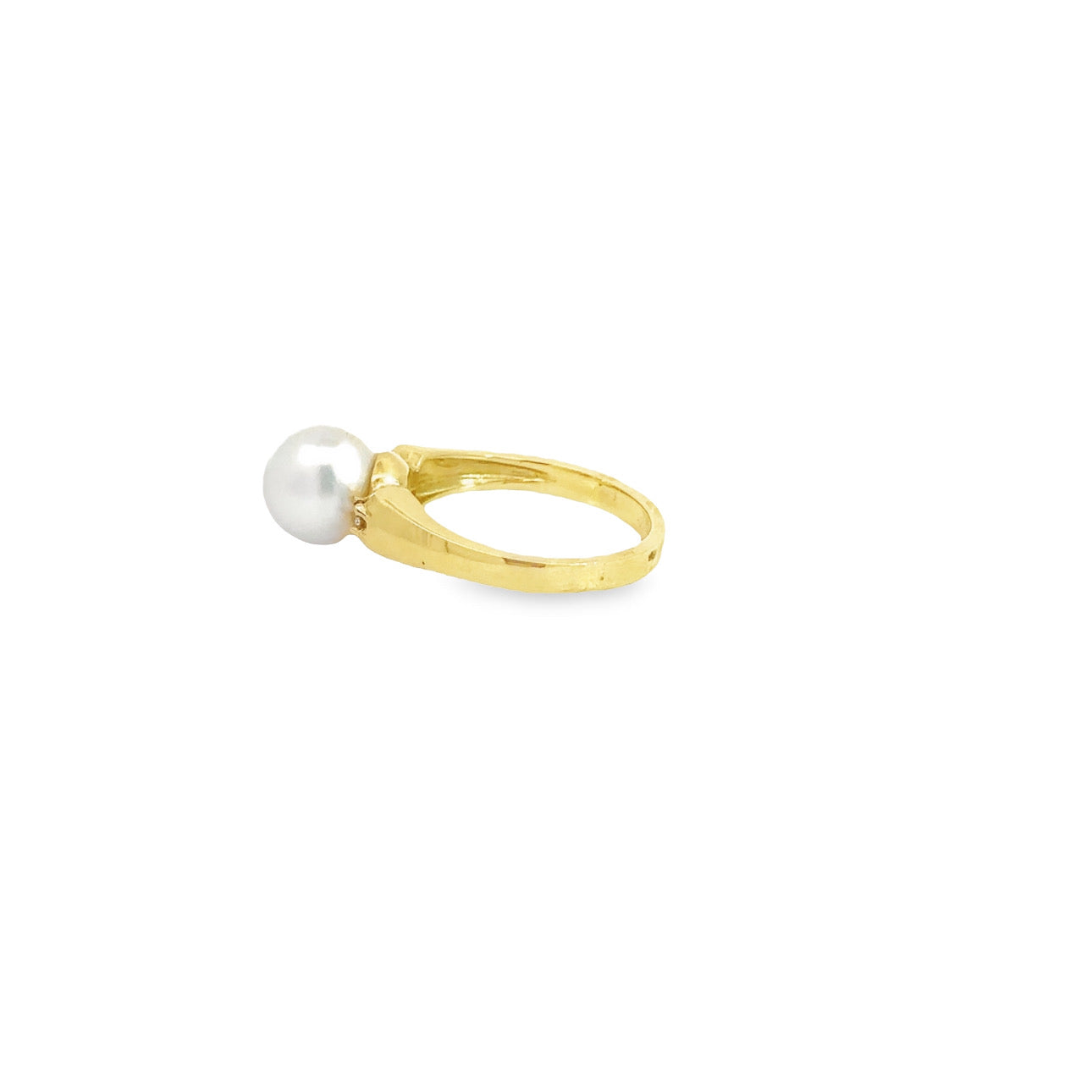 35790-11 14kt Ygold 8.9mm White South Sea Pearl with .14ct of diamond RING