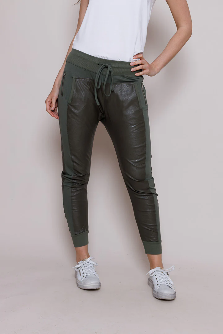 153V MIX 5 Suzy D Faux Leather Jogger