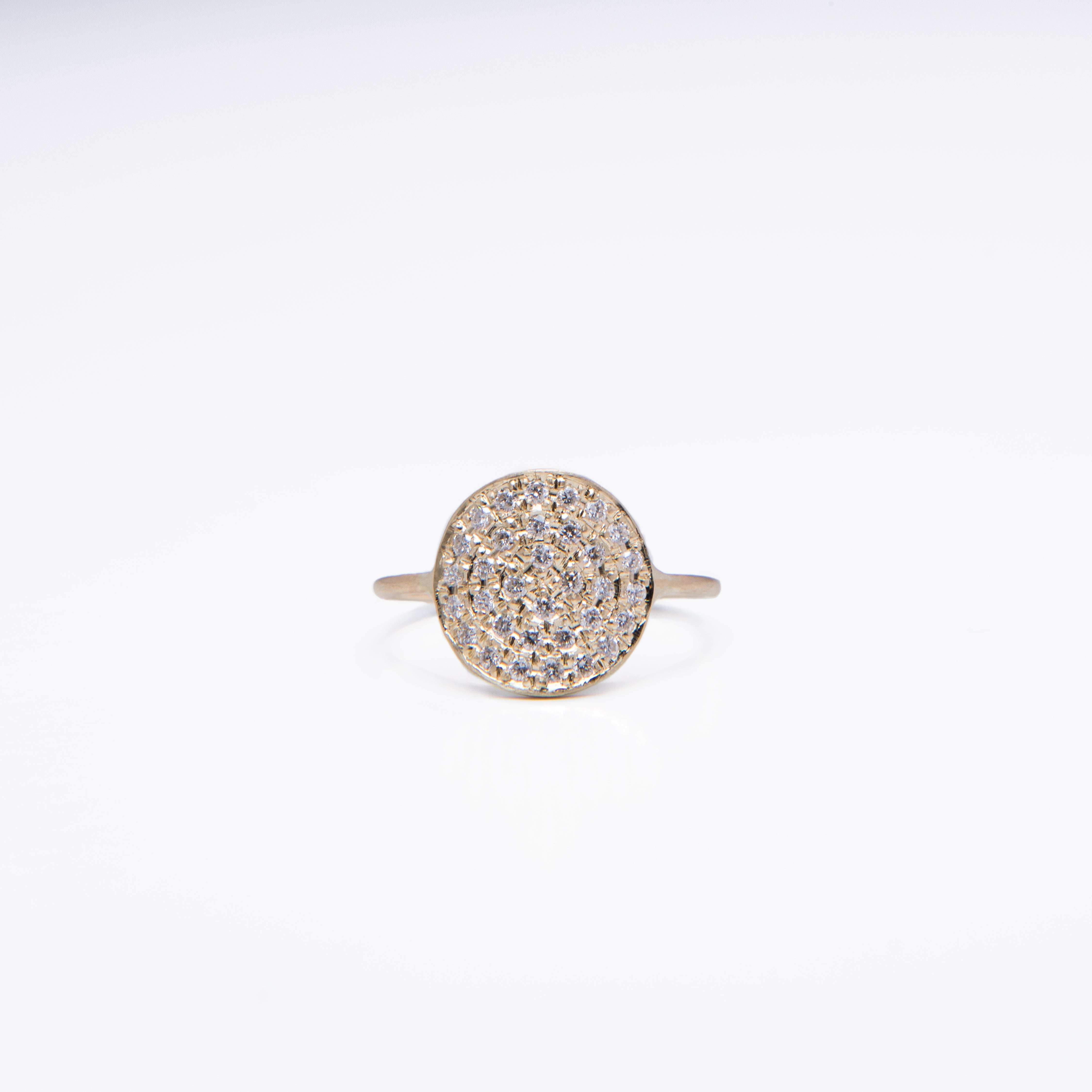 WD152 14kt diamond The Curved Pave disk ring