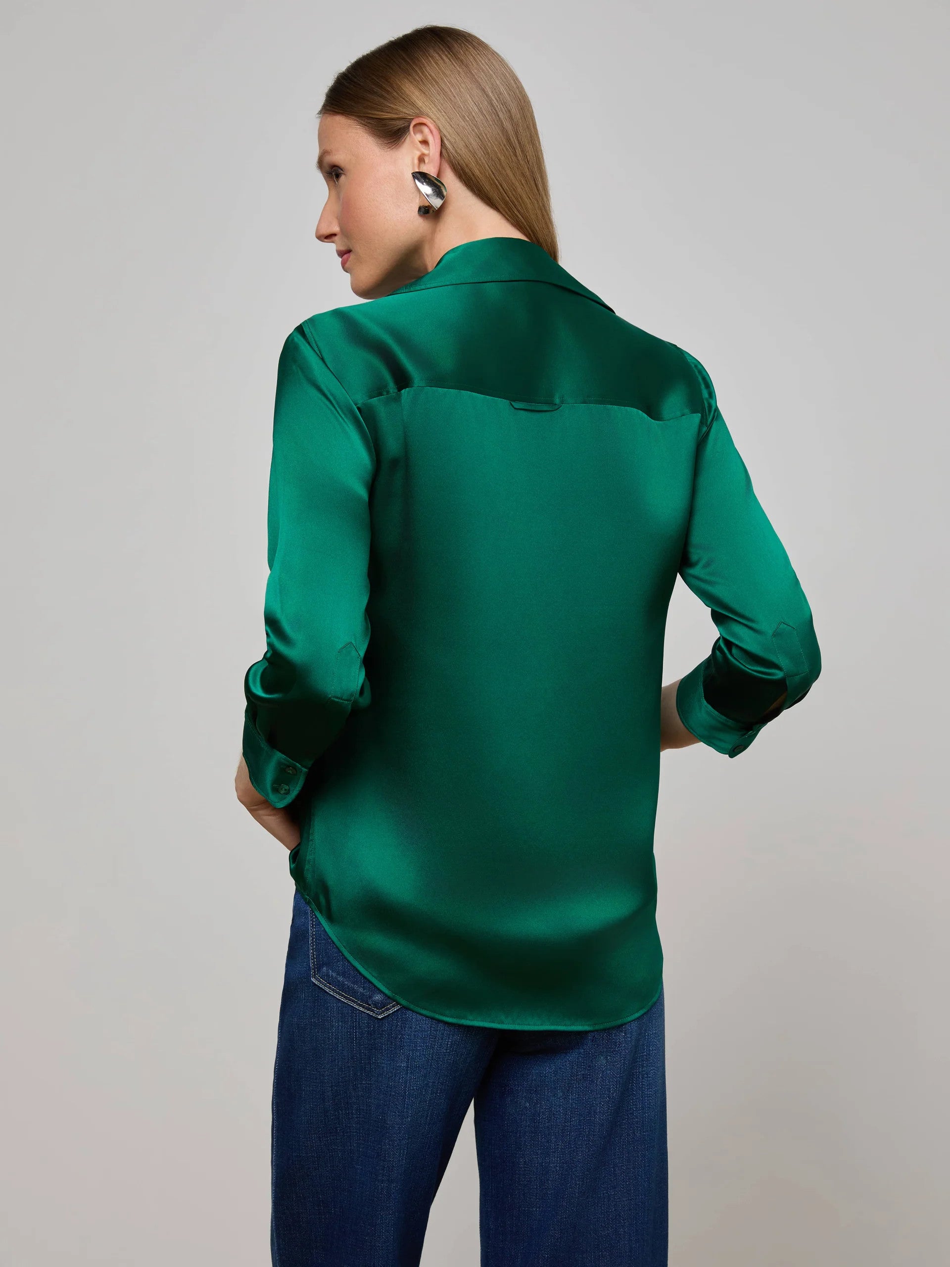 40126CLWbg L'AGENCE Dani SIlk Blouse
