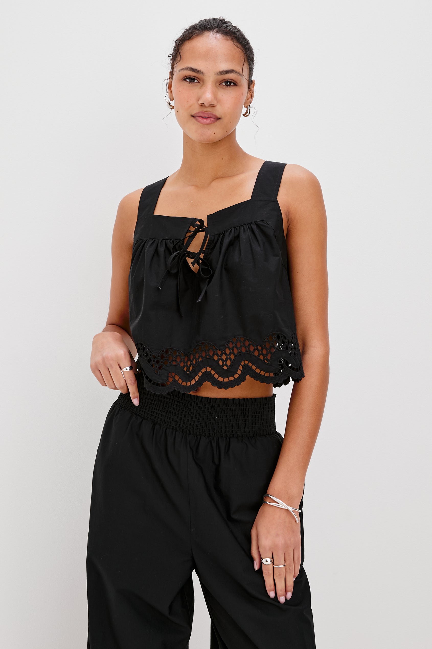 651A-617C-001b Rails Blythe Top