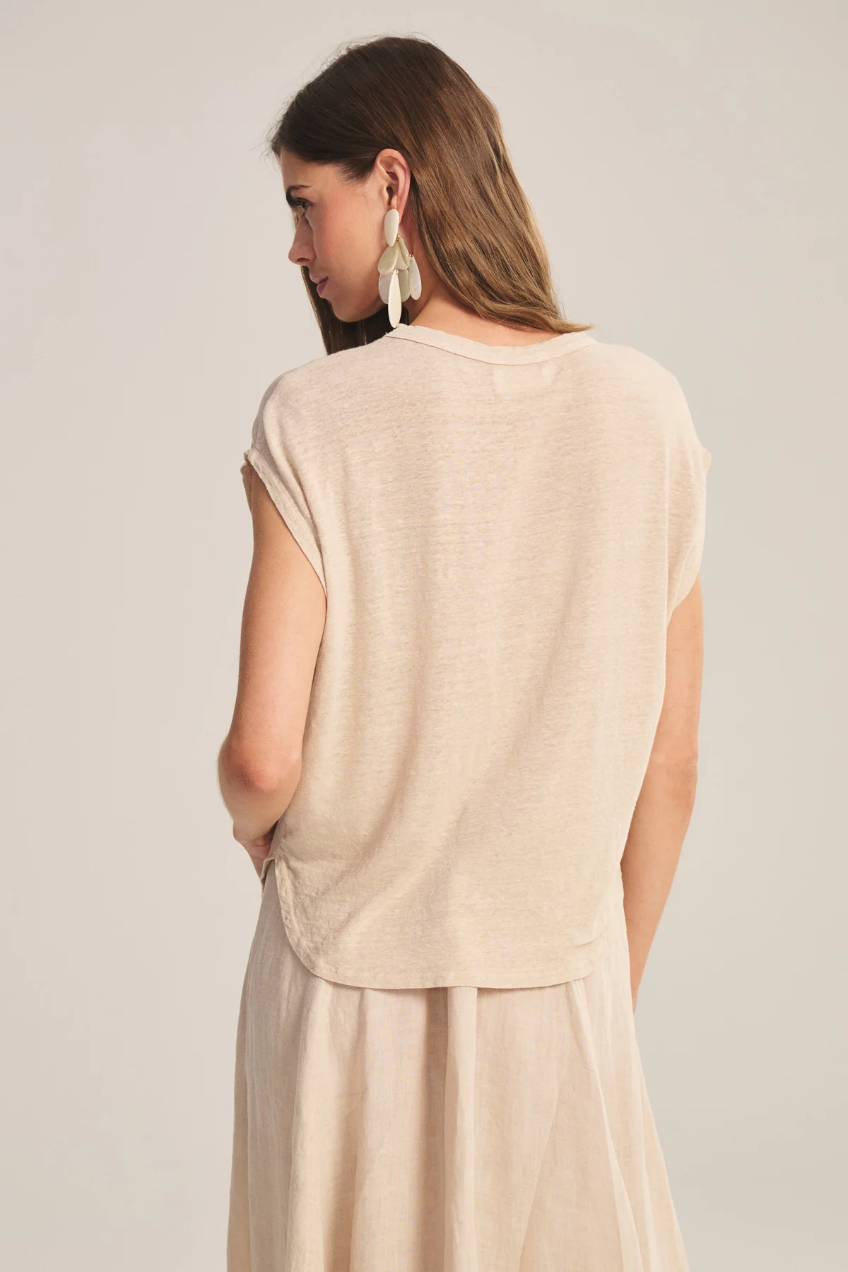 SINCLAIR07sc Velvet Sinclair Linen Tee
