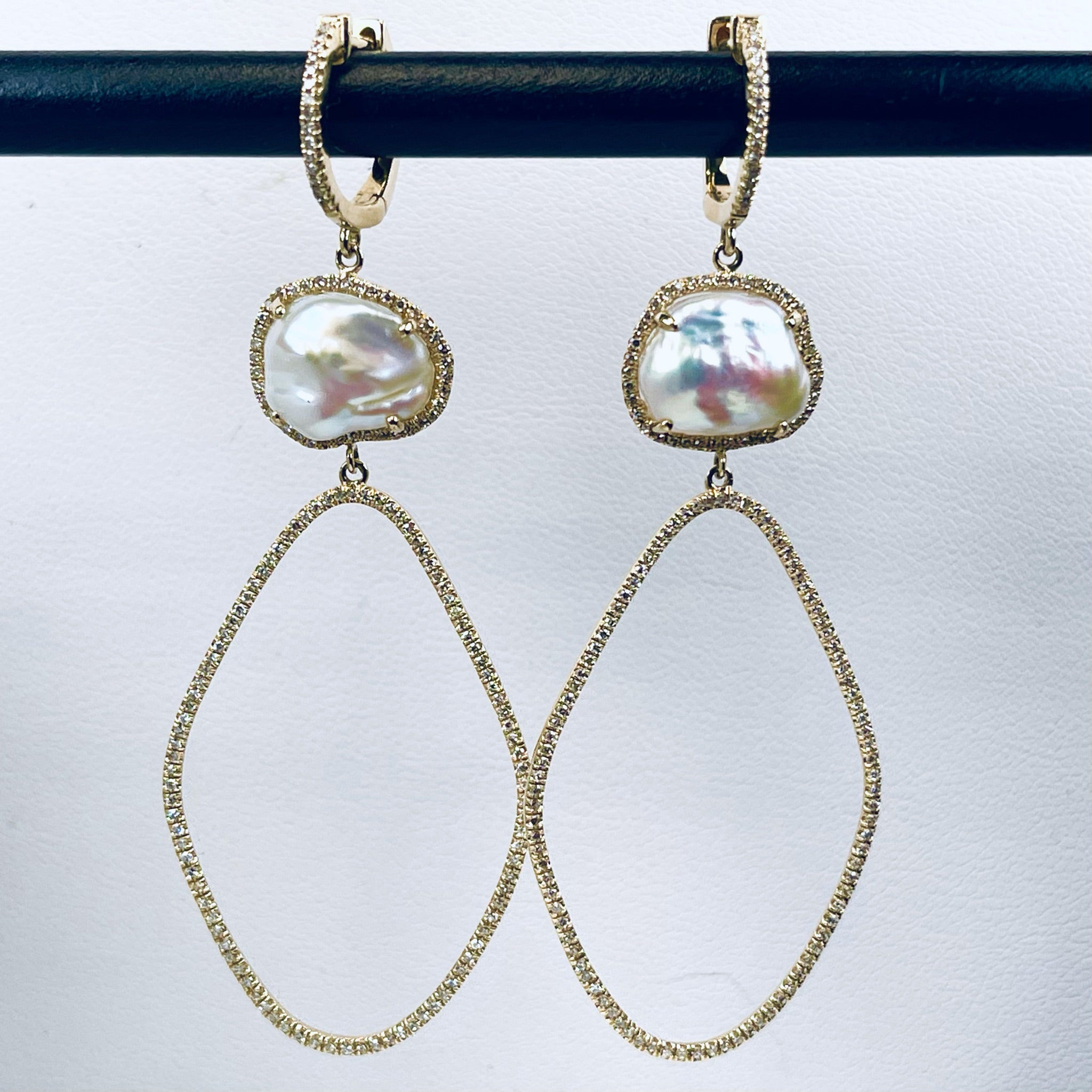 WD415 - 14kt Diamond and Baroque Pearl Earrings