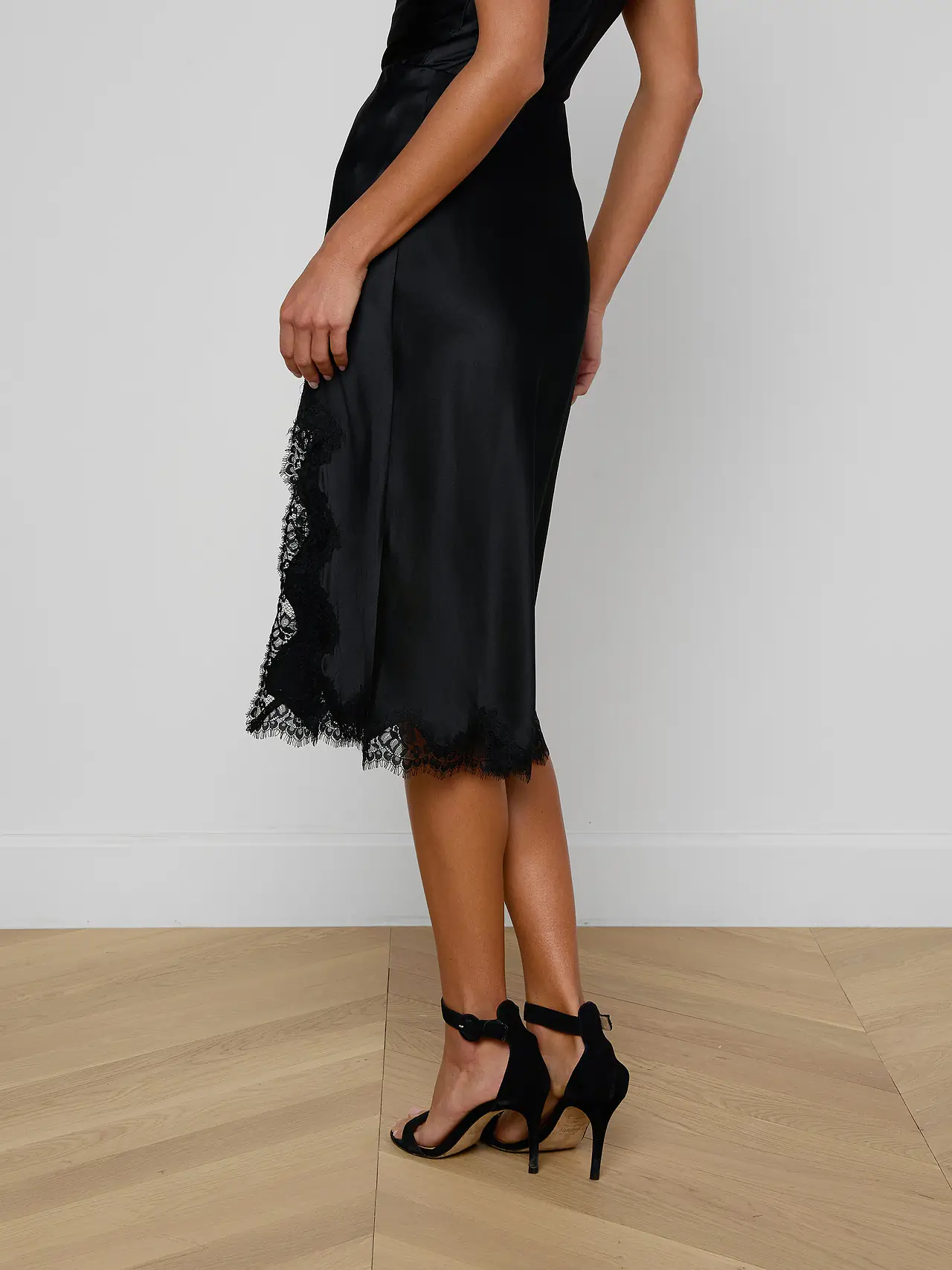 3484chm L'AGENCE The Tico Lace Midi Skirt