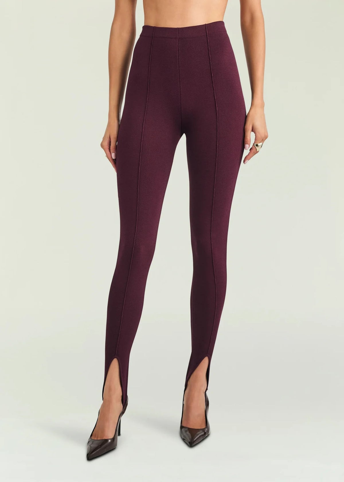 s-fw25-5208-14B SEROYA The Kelsey Stirrup Legging