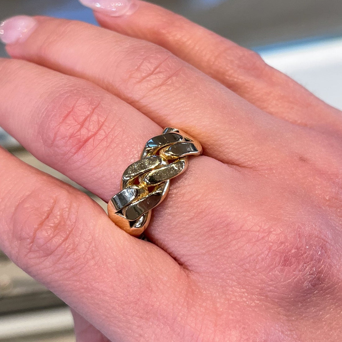 WD1185 14kt Gold Link Ring worn on hand