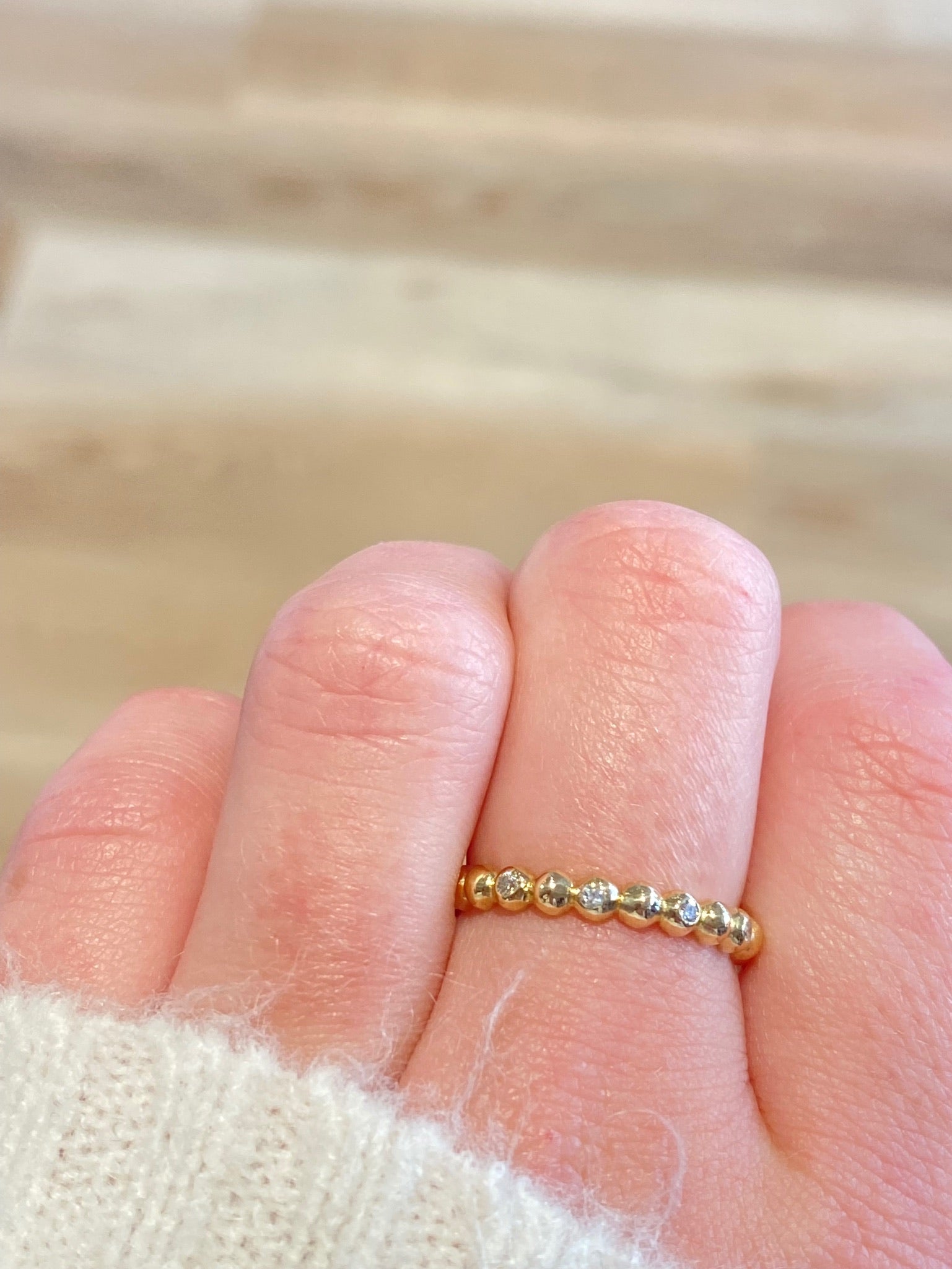 WD923 14kt gold bubble with .17ct white diamond ring
