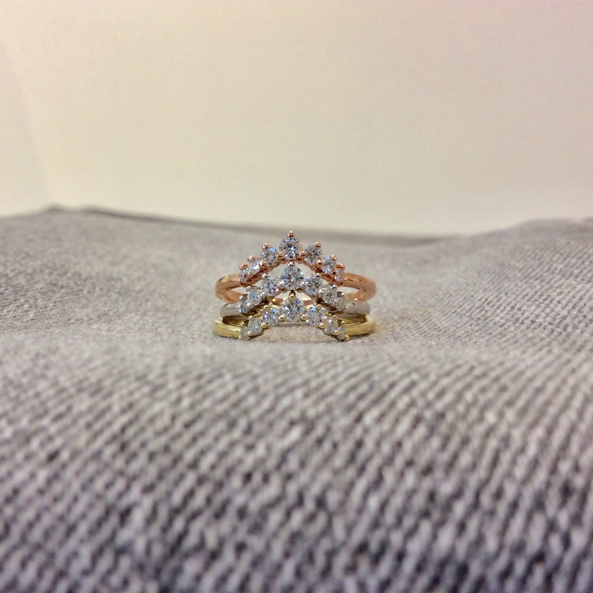 WD552 - Curved Diamond Ring