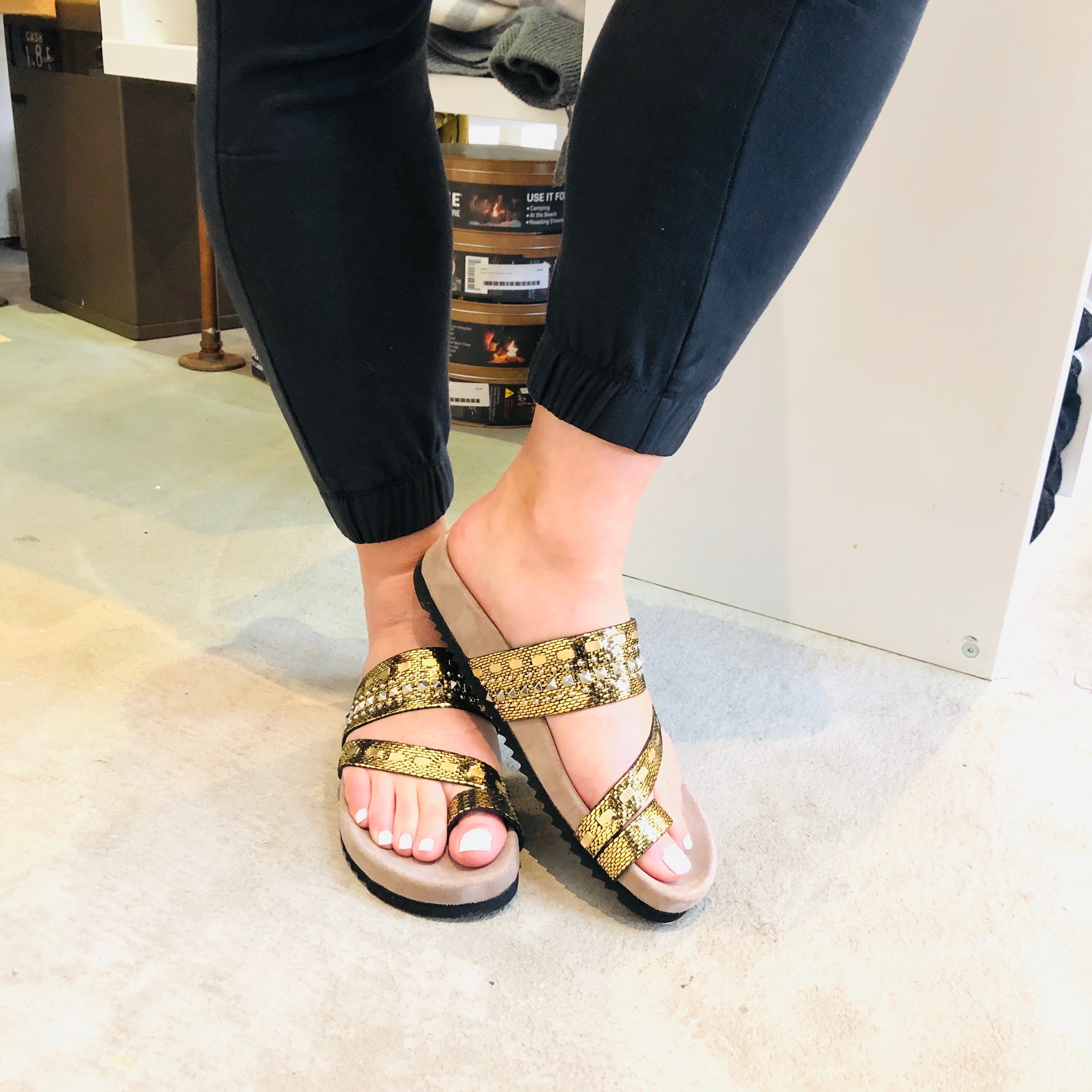 Ethem Bessy Sandal