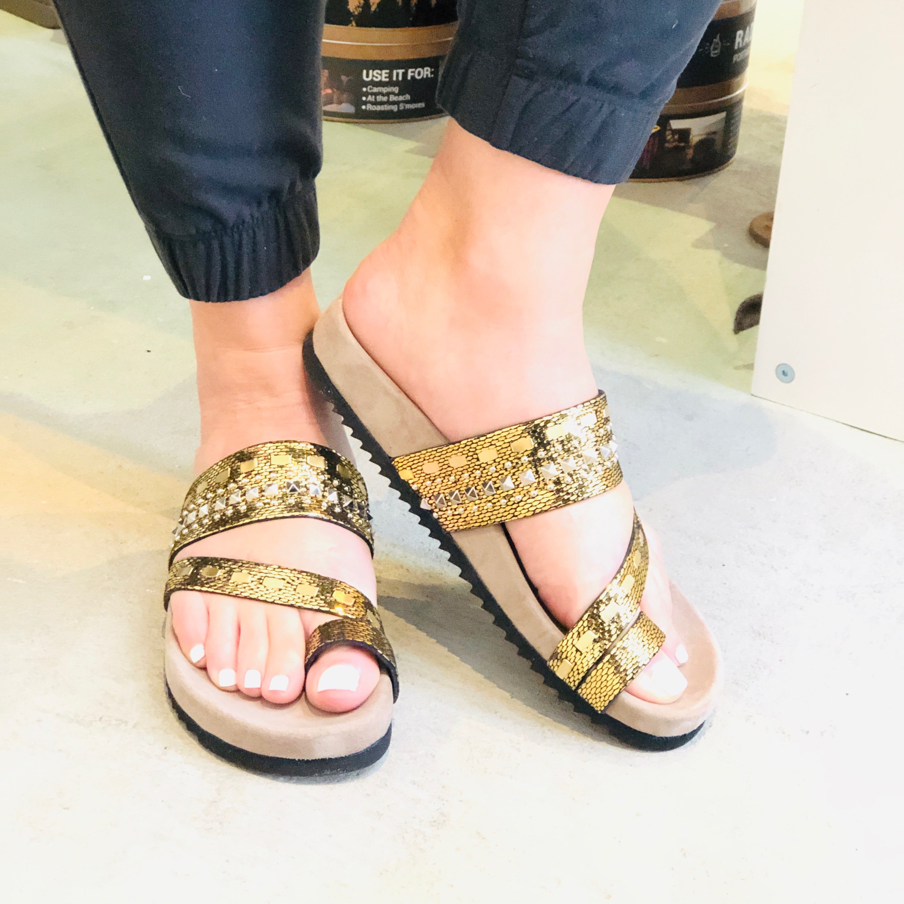 Ethem Bessy Sandal