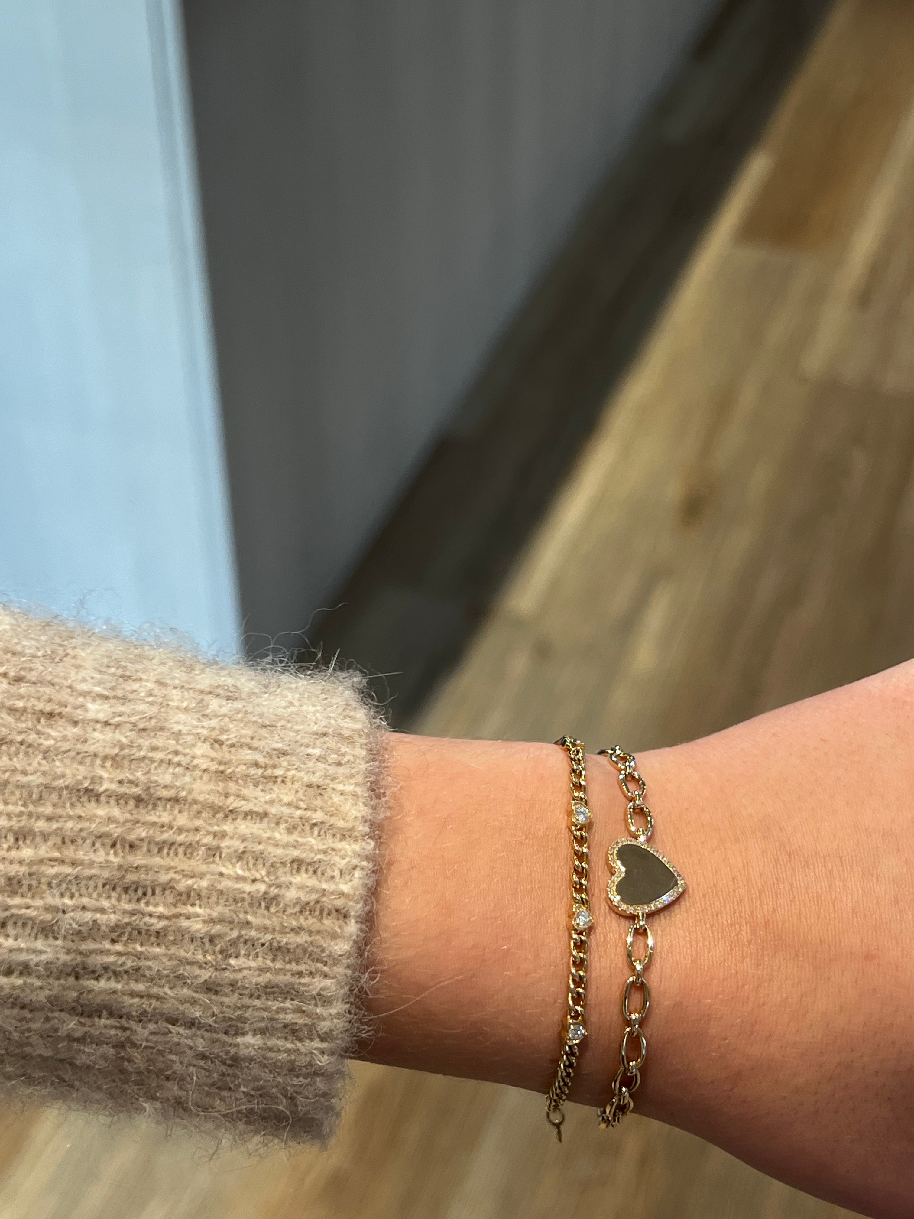 WD1904 14kt Gold Oval Link Chain with Diamond Detailed Heart