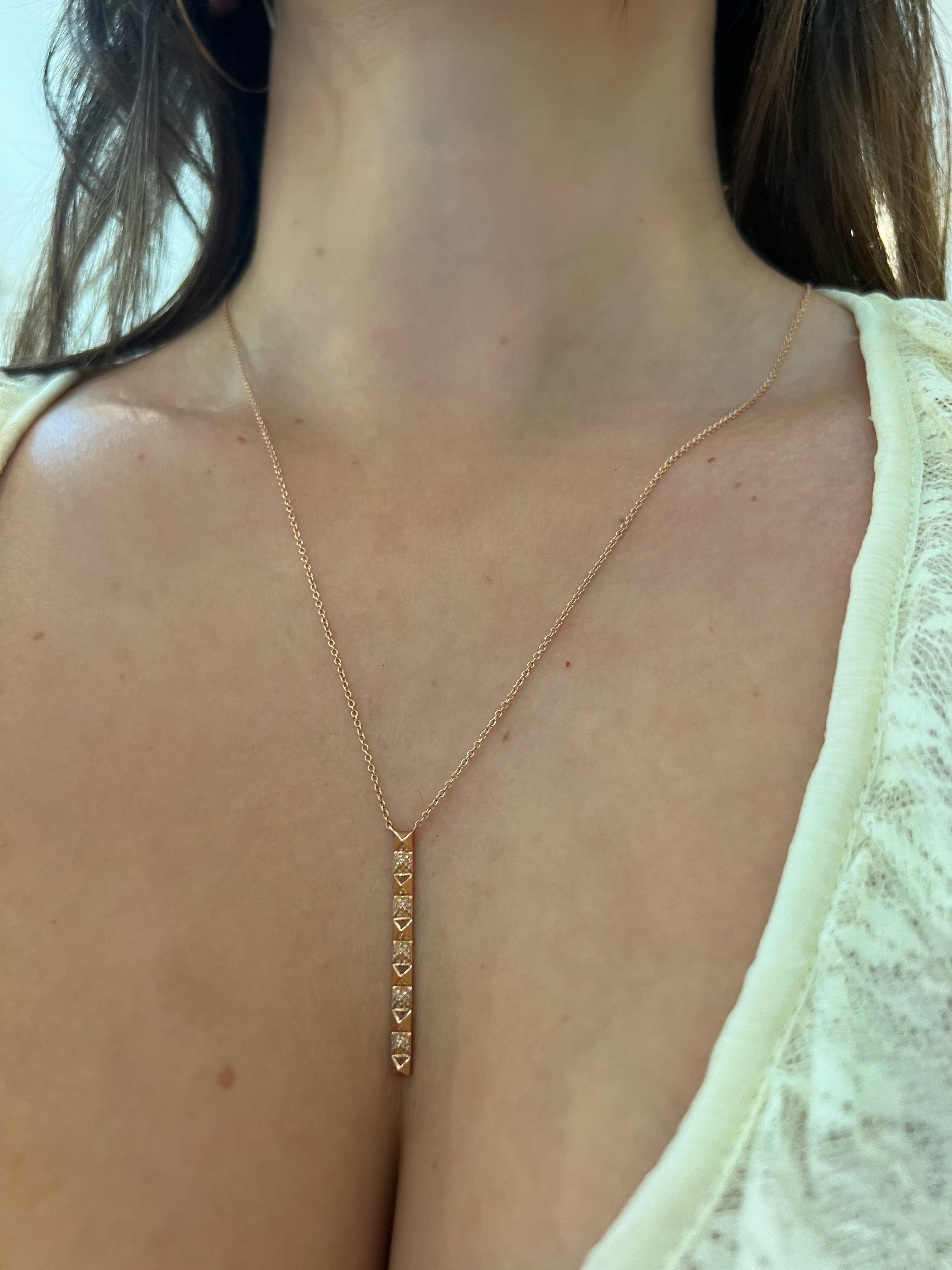 WD1801 14kt Gold Vertical Diamond Bar Necklace