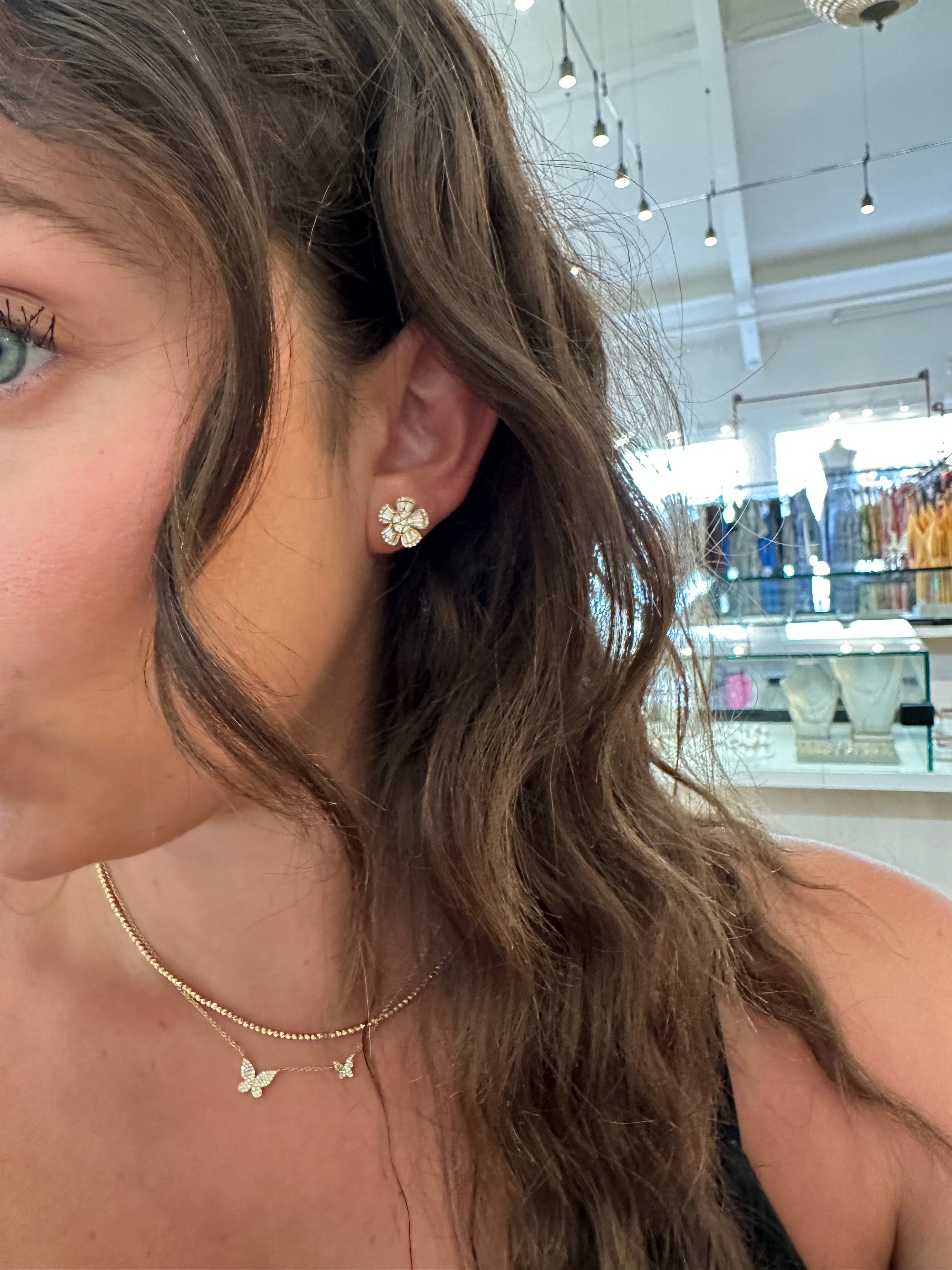 WD909 14kt gold baguette diamond flower stud earrings