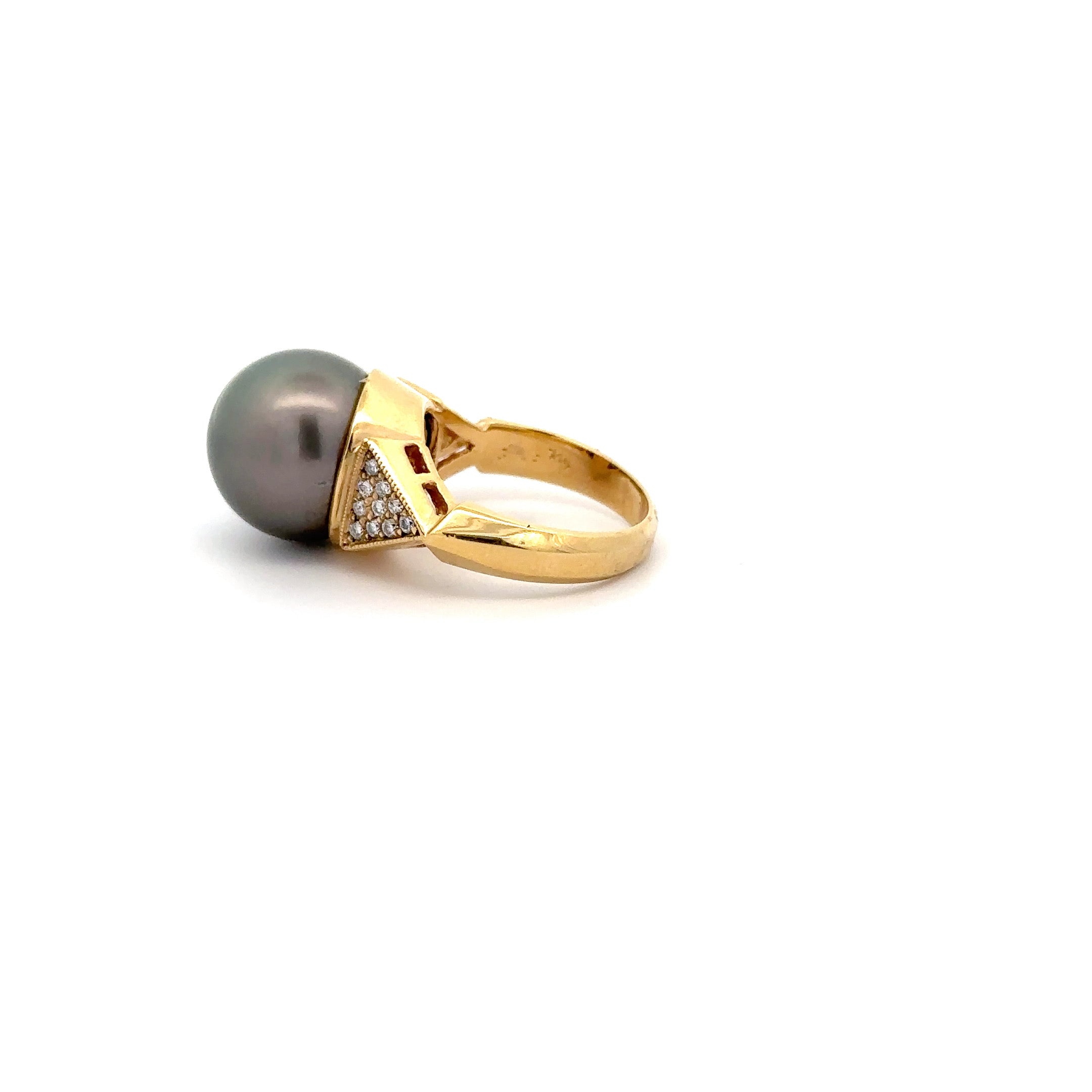 351400 14kt yellow  gold, 14mm black tahitan, grade best, .20ct of diamond Ring #97