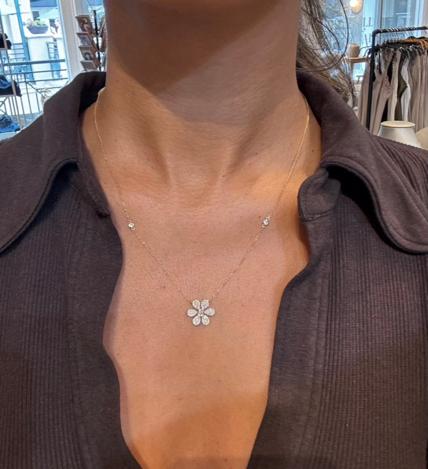 WD1741 14kt Gold and Pave Diamond Flower Necklace