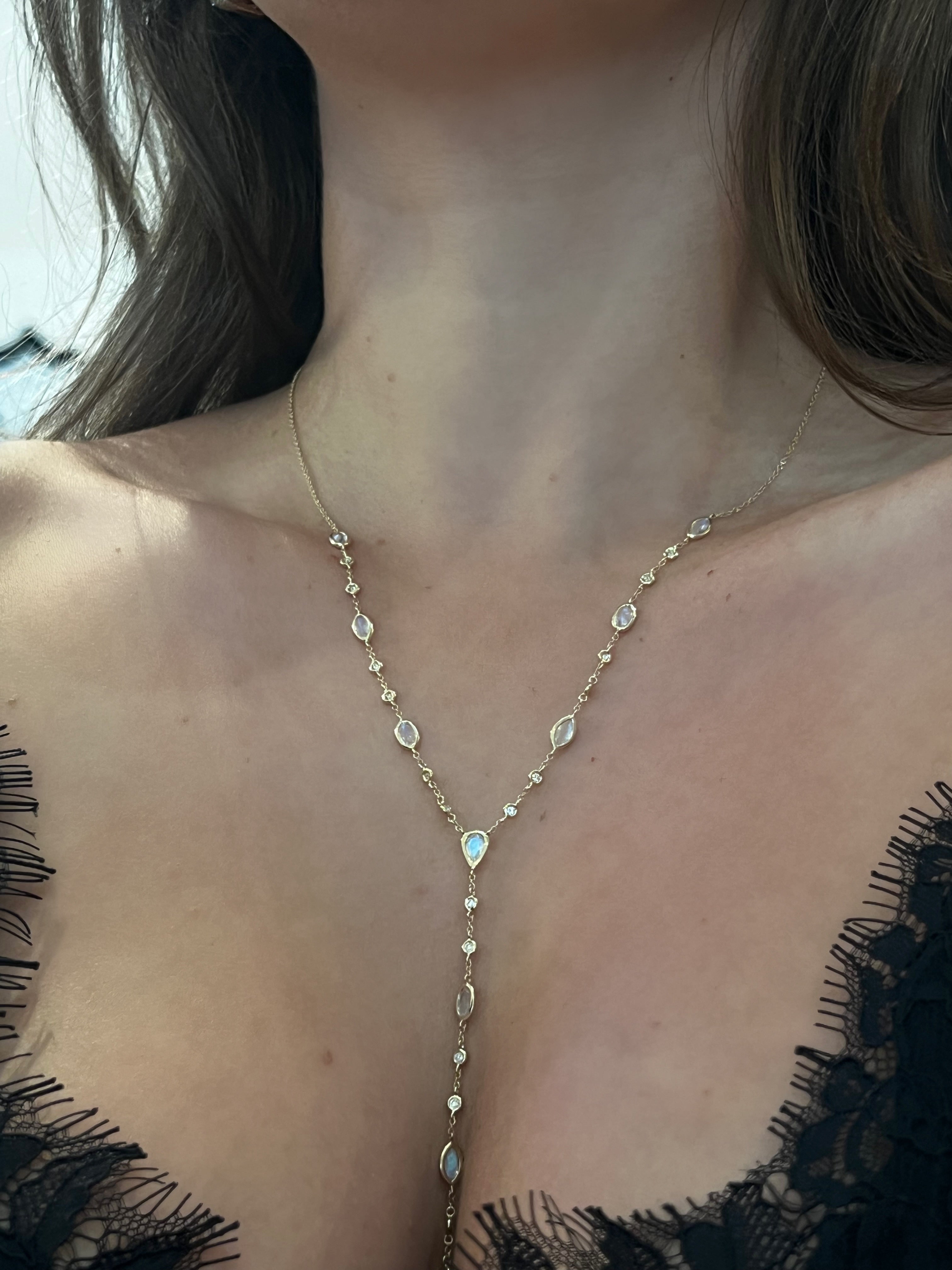 WD1871  14kt Gold, Moonstone, and Diamond Lariat Necklace