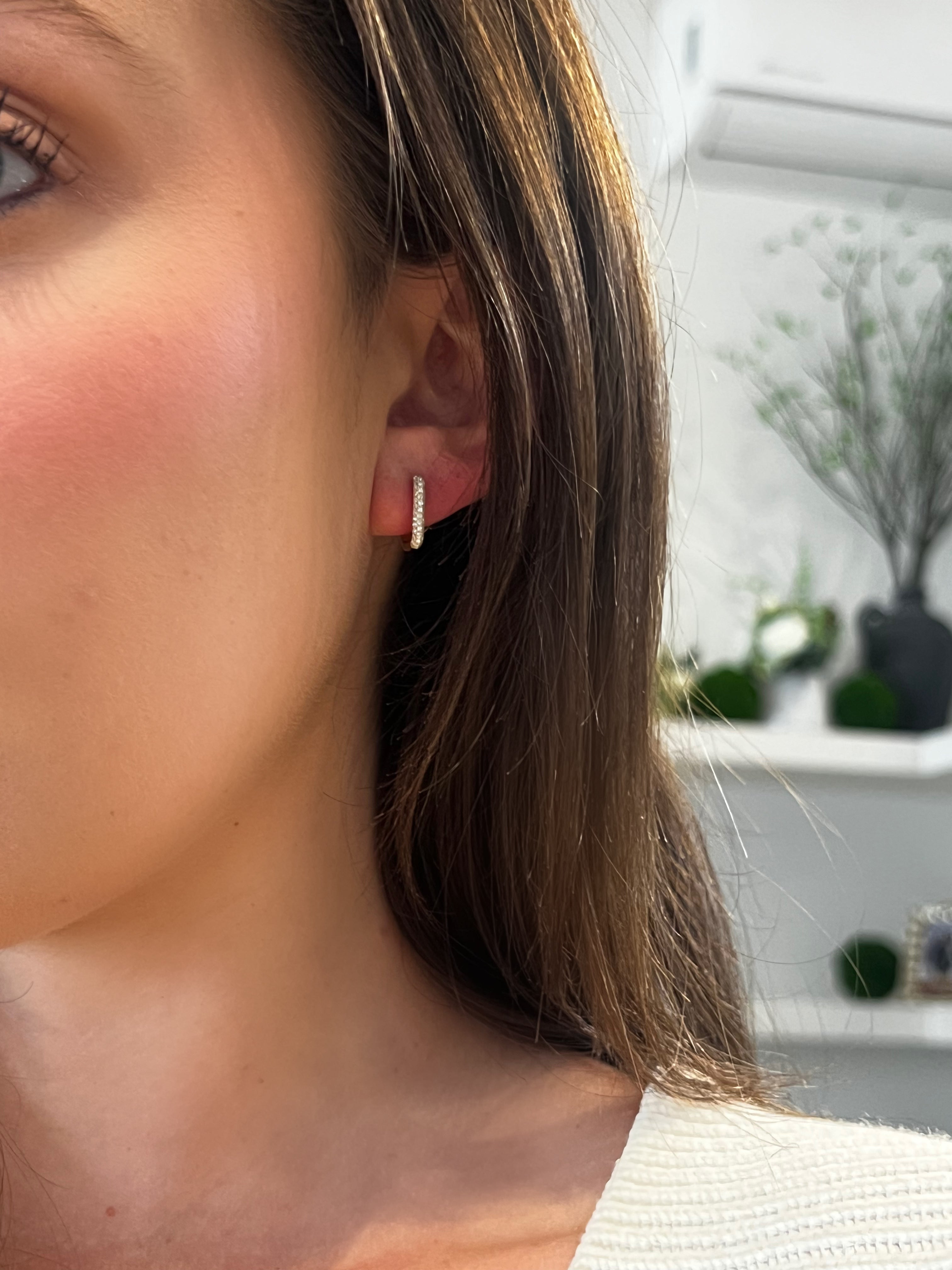 WD1915 14ky Gold Rectangular Pave Diamond Huggie Hoop Earrings