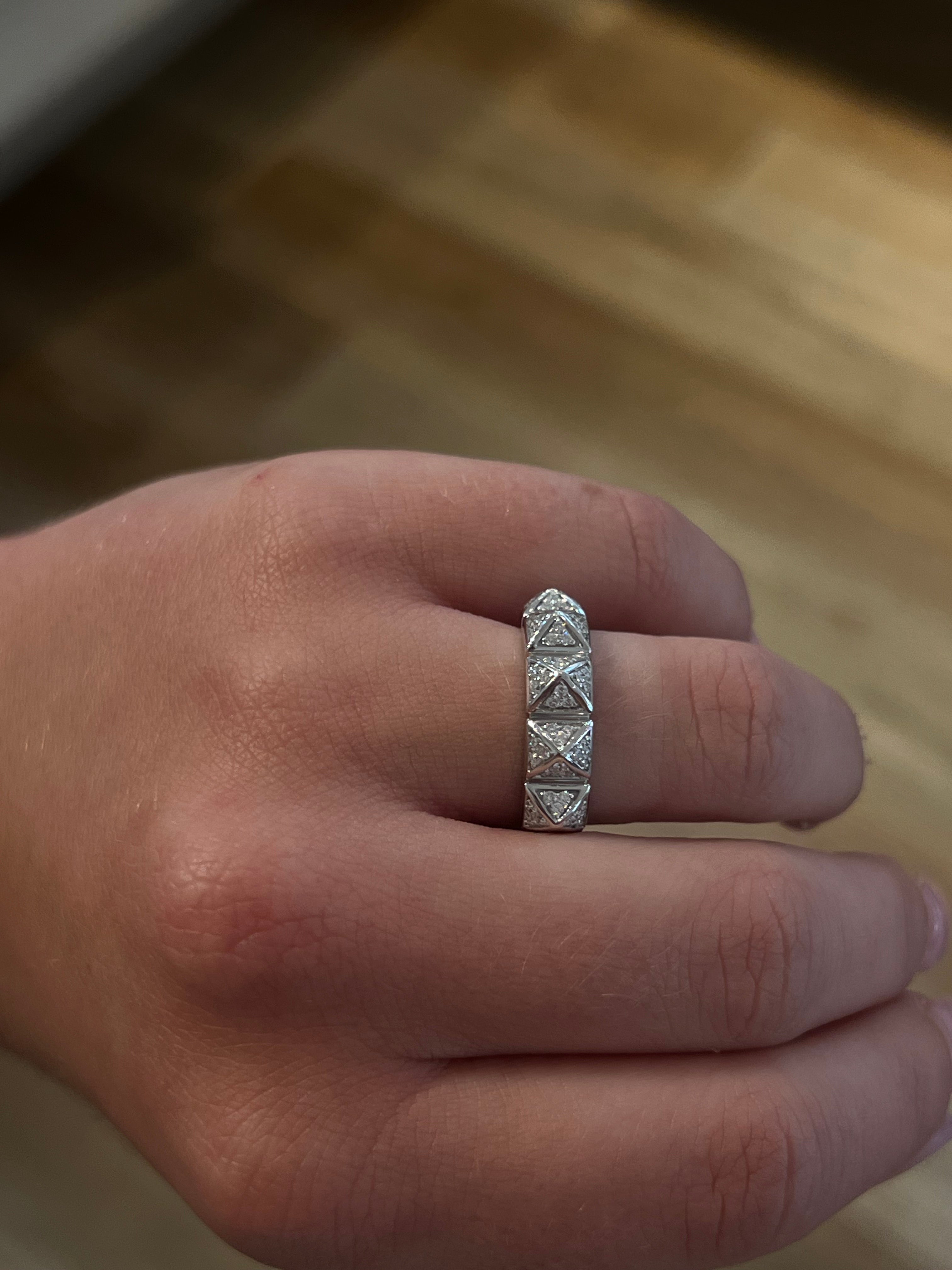 WD283963 14kt Gold Diamond Geometric Band