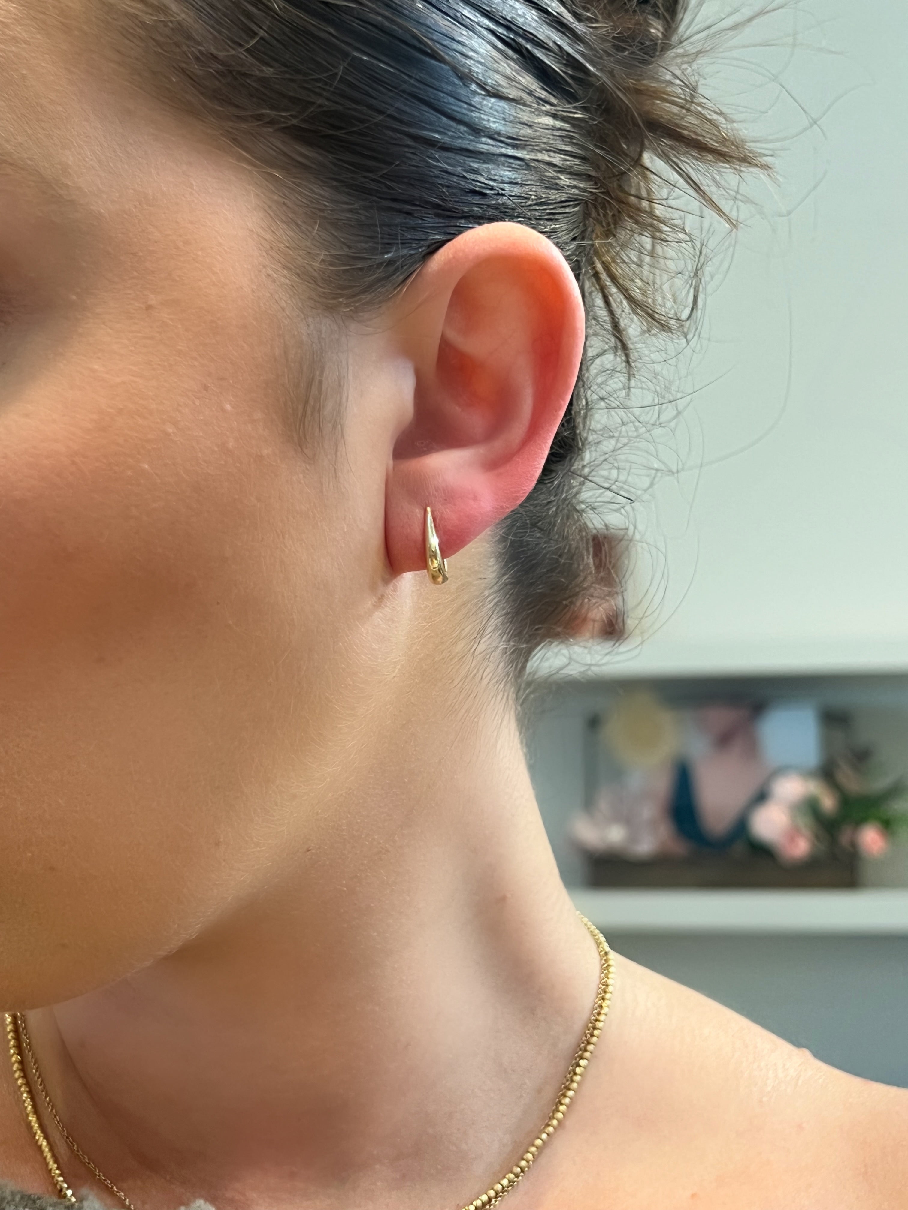 WD1794 Sleek 14kt Gold Earrings