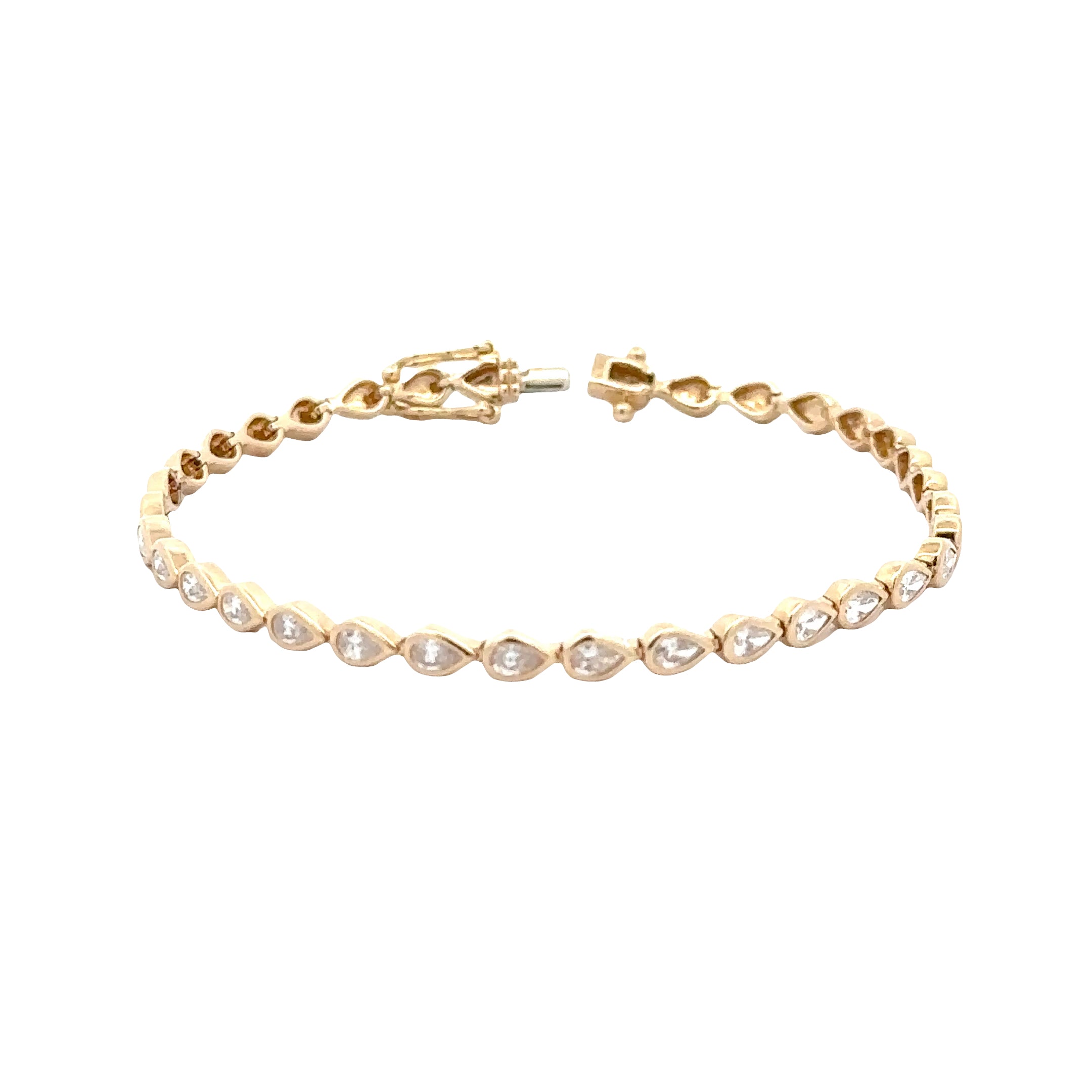 WD1891 14kt Yellow Gold Pear shaped bracelet with diamond detail