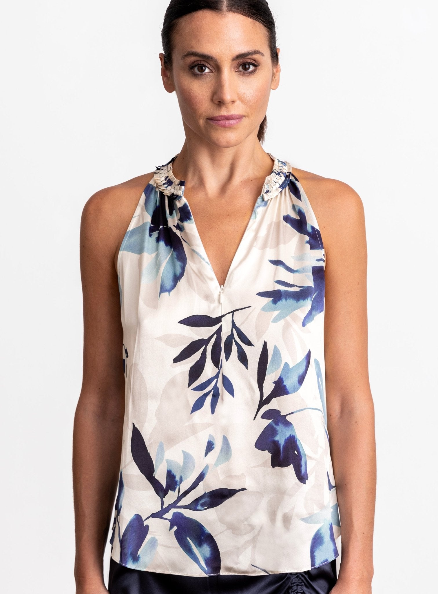 T1605 GoSilk Go Perfectly Plaited Cutaway top