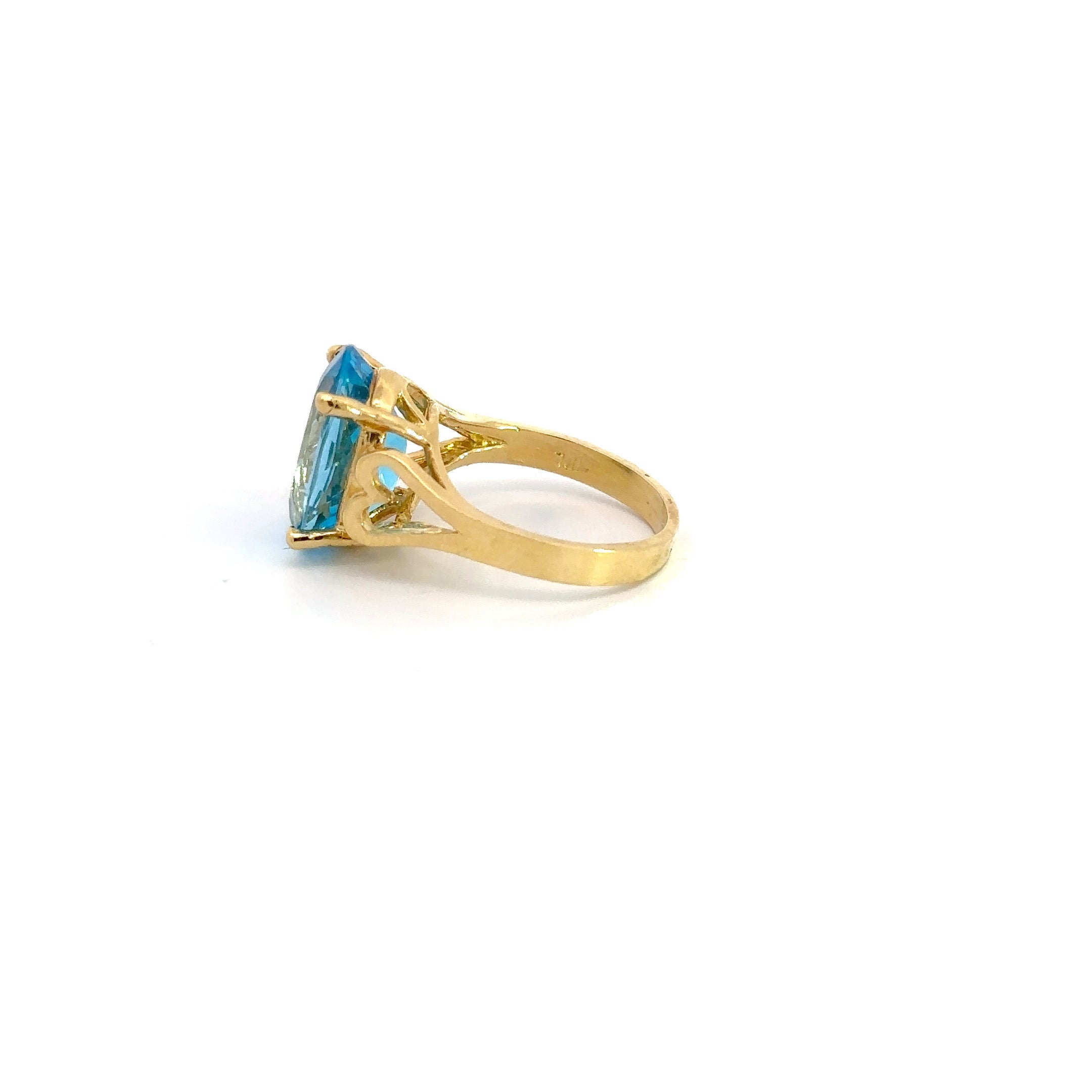 35805-bt5.5 14kt yellow gold 6.70ct Blue Topaz Ring