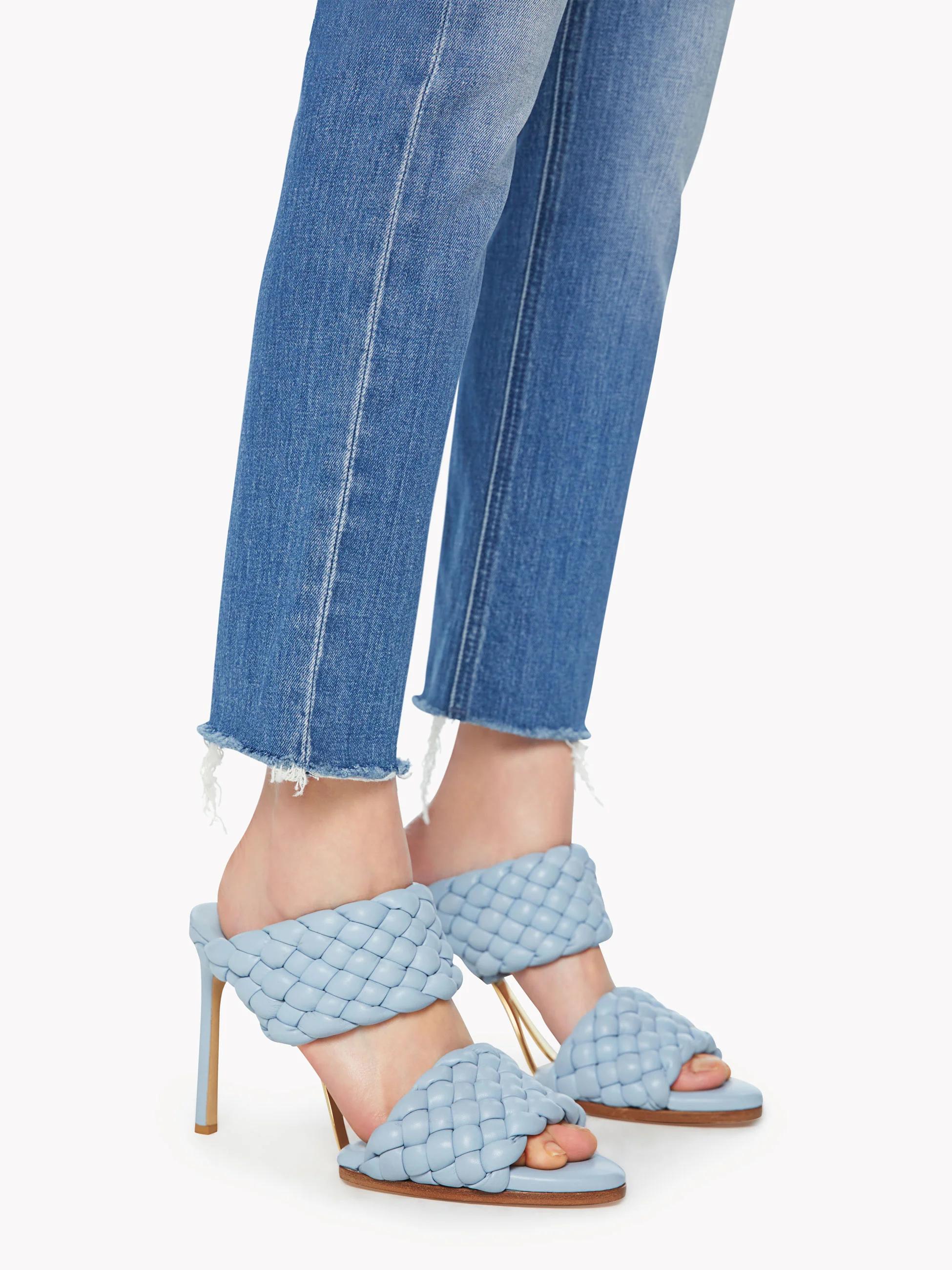 1906-624nws MOTHER Mid Rise Dazzler Ankle Fray
