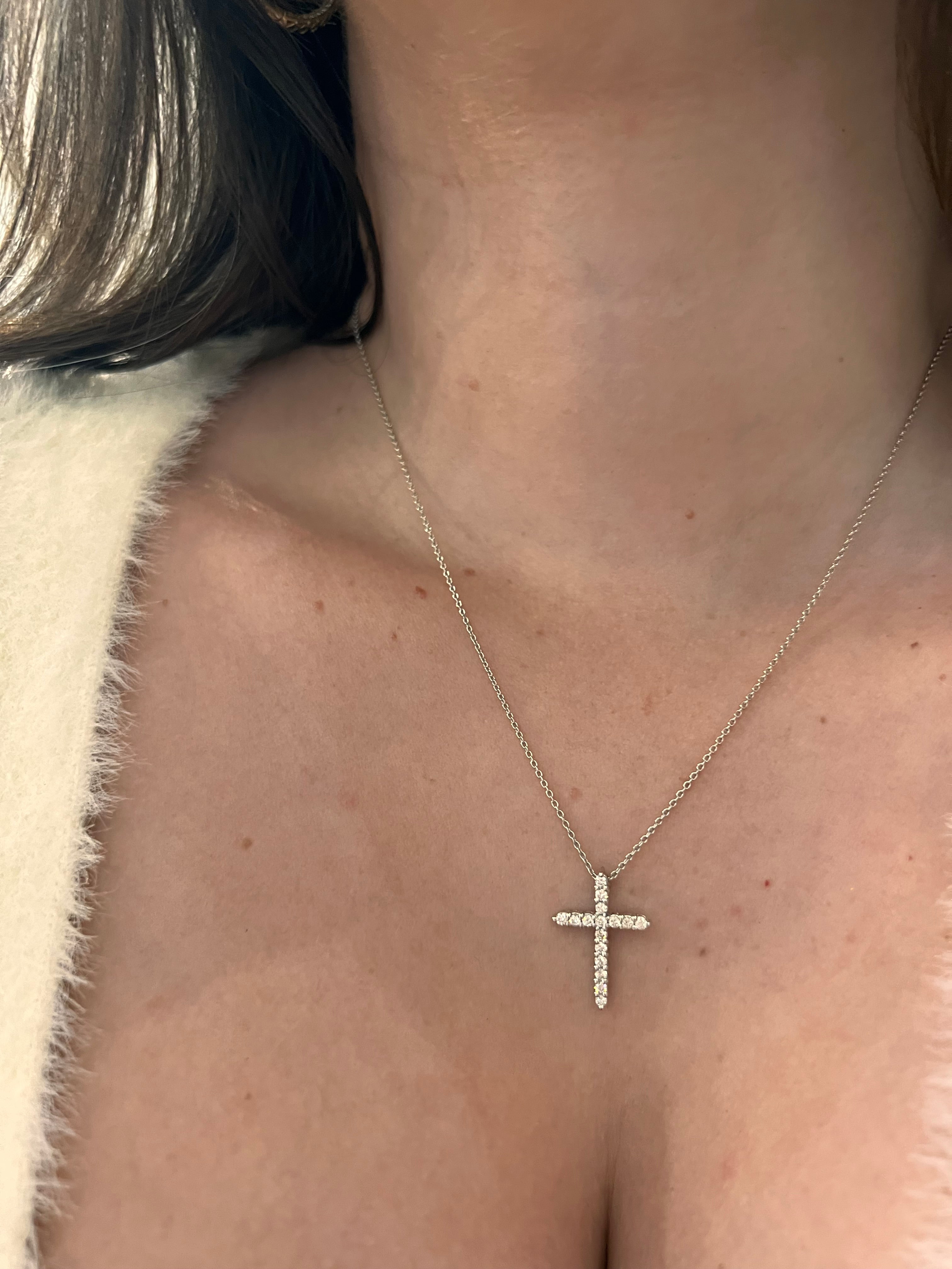 WD1319 White Gold and Diamond Cross Necklace