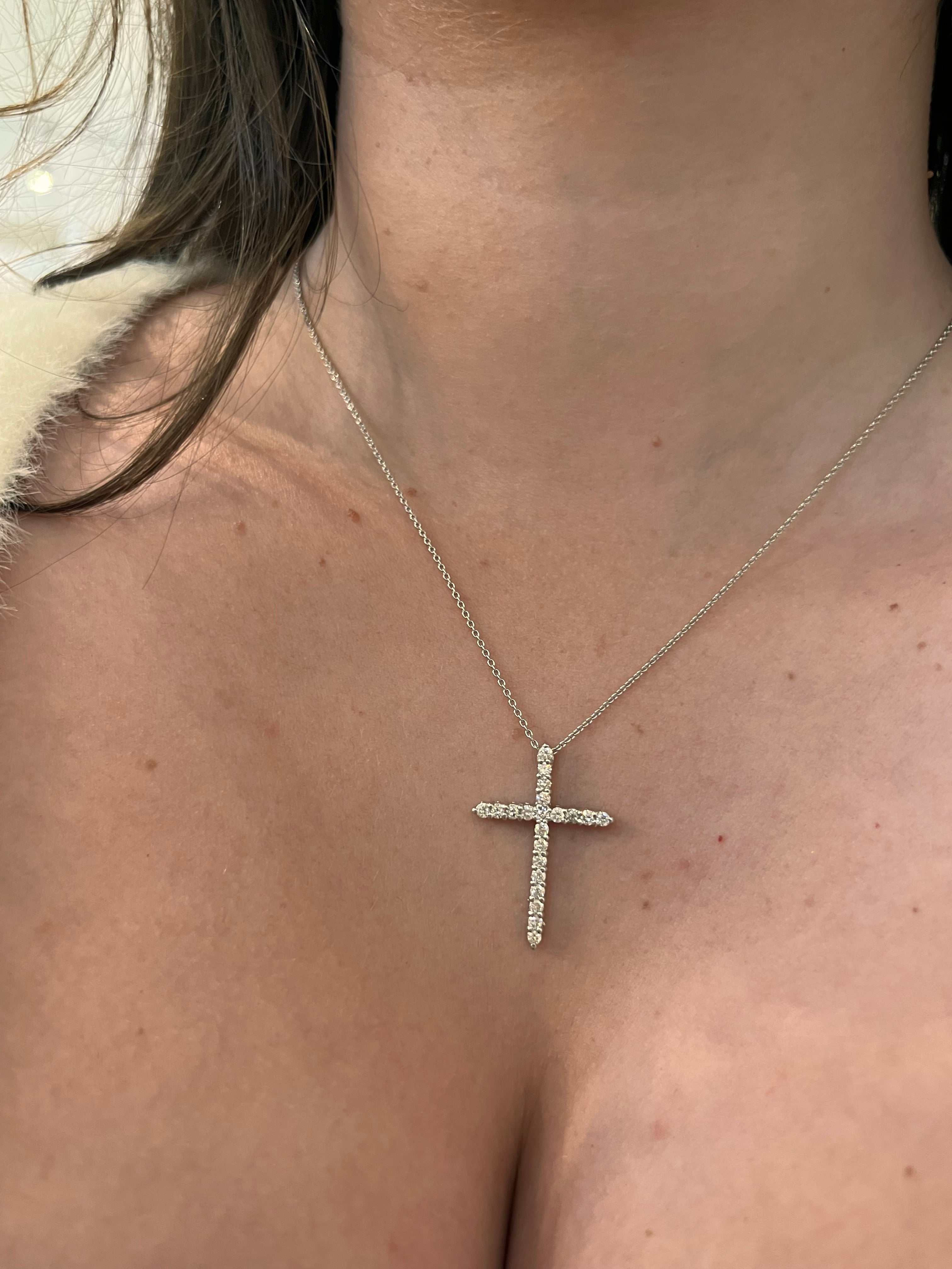 WD1321 White Gold and Diamond Cross Necklace