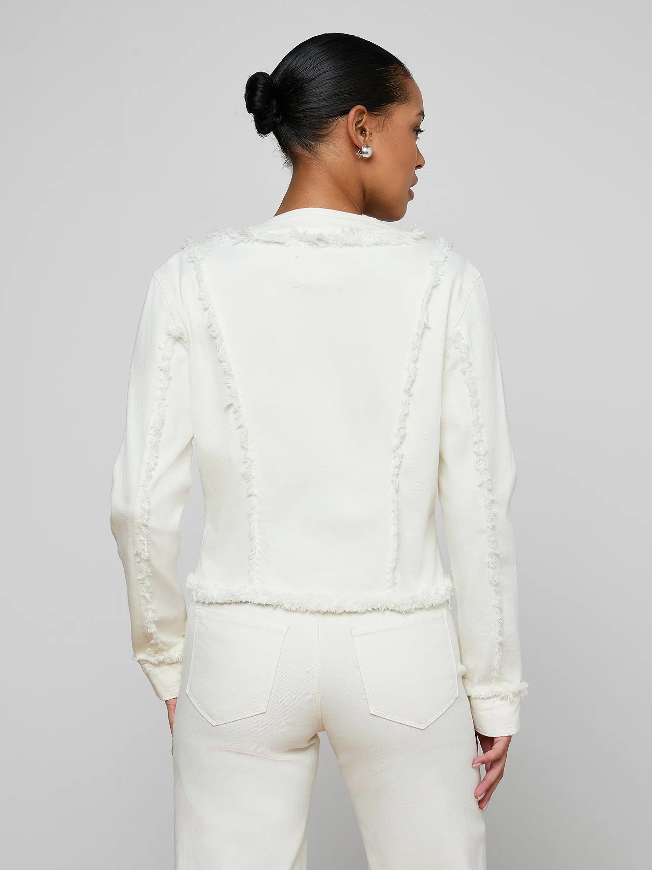 10058kBojLe L'AGENCE The Yarin collarless Fray jacket