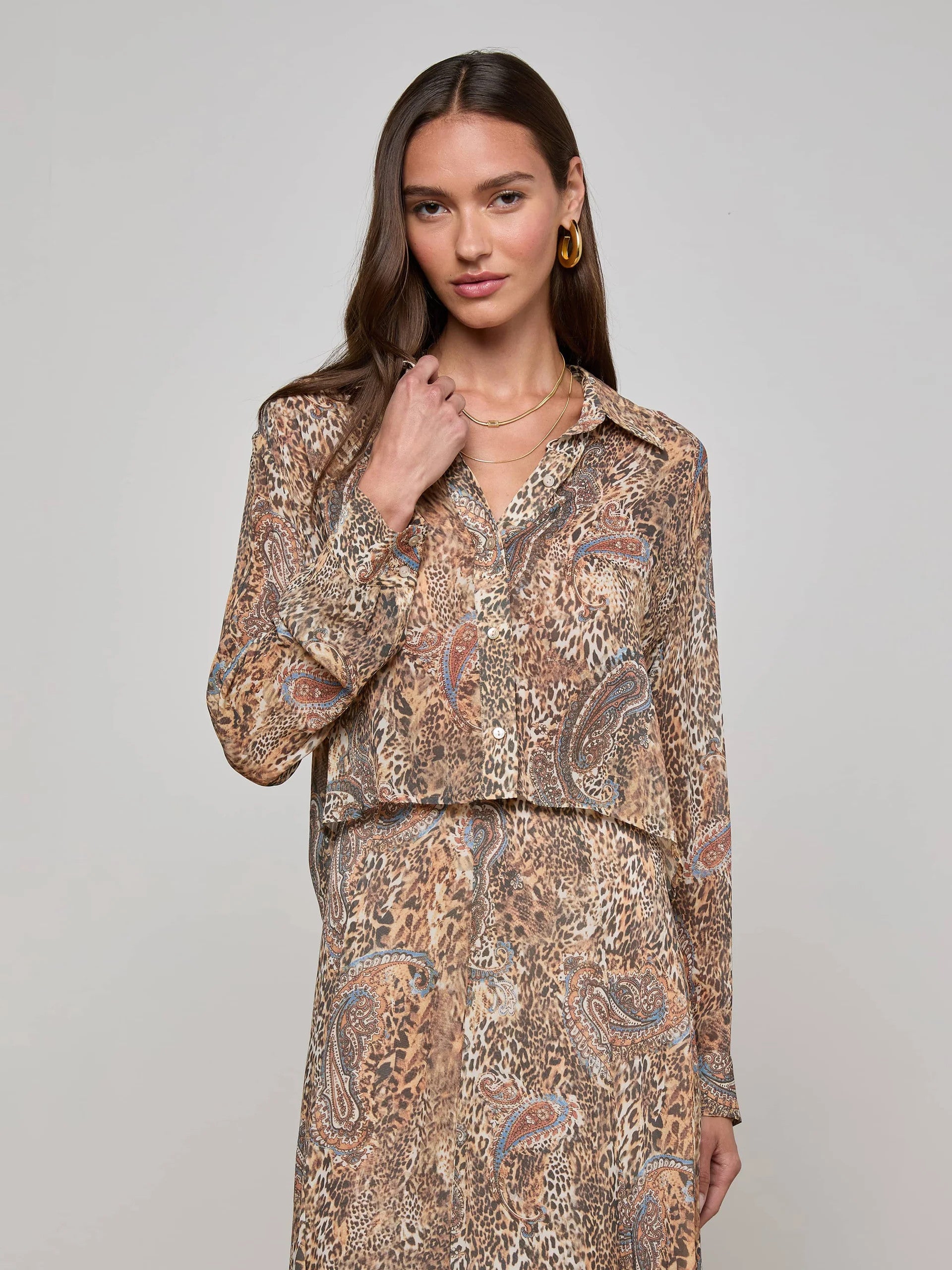 40548VAJbbvl L'AGENCE Cosette Crop Hi Low Shirt