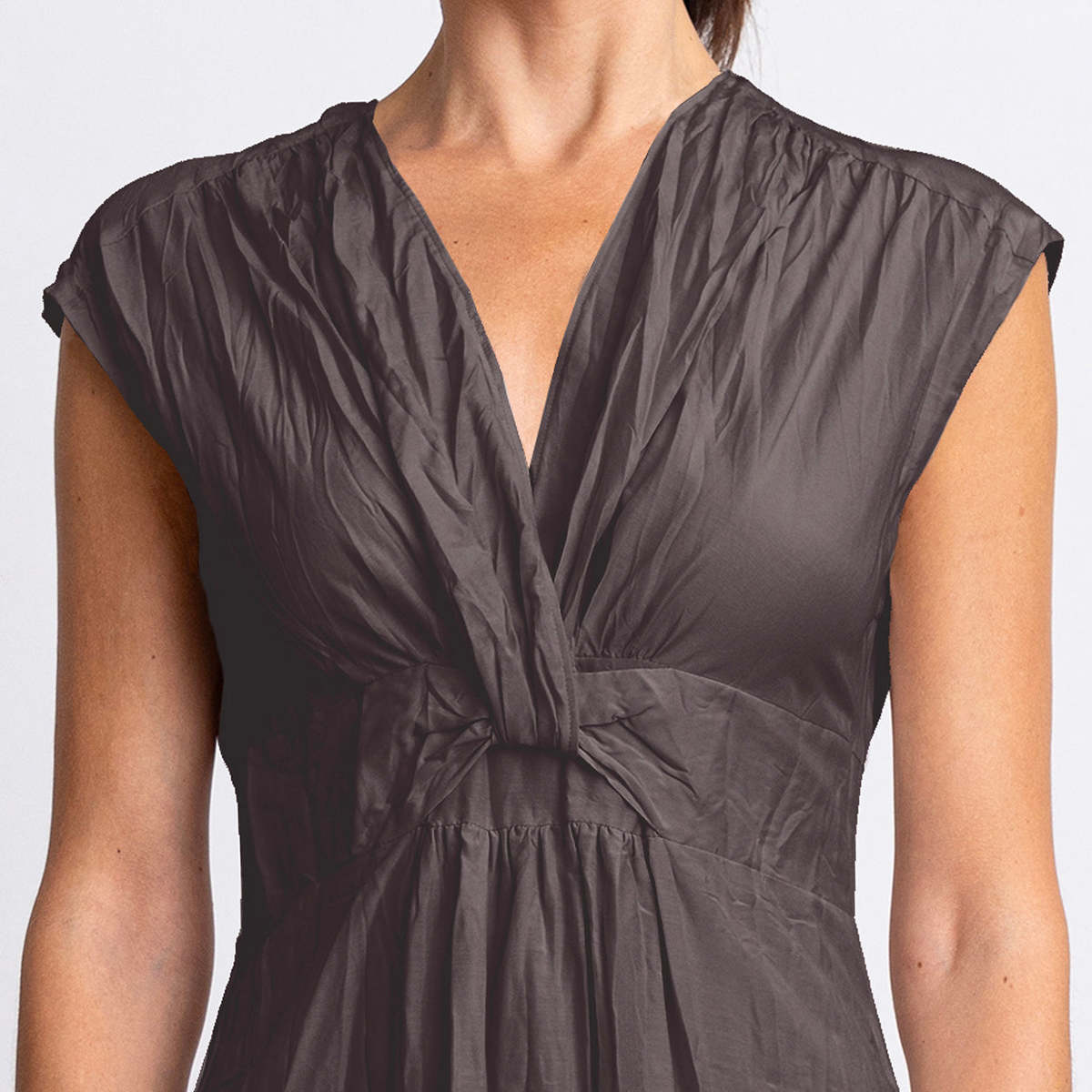 D495j GoSilk Go Crinklecut twist Dress