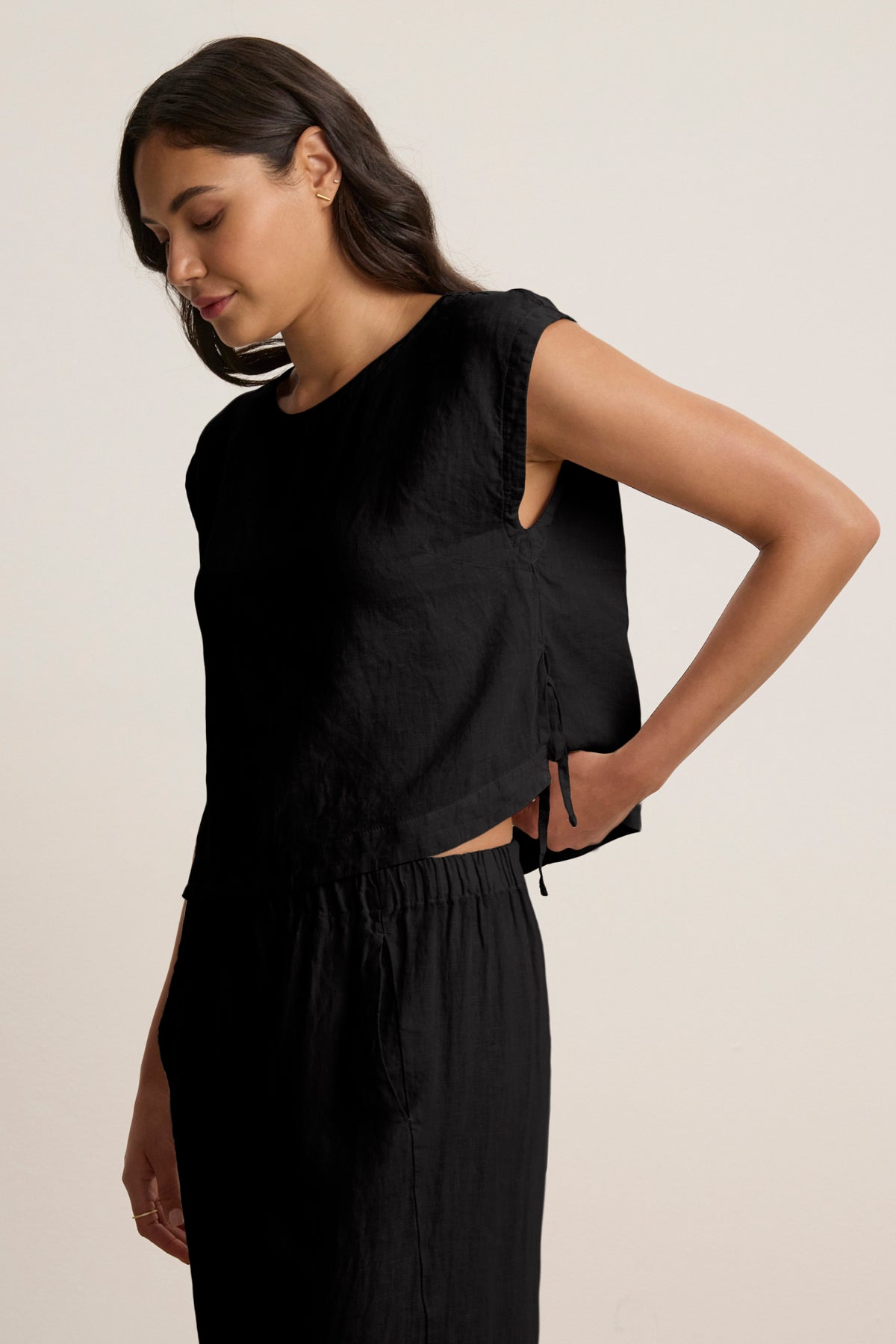 TAVIA07b Velvet Linen Top