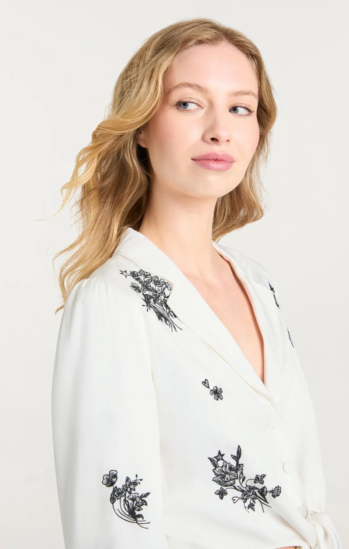 ZW2024A10040Zivb Cinq A Sept Wildflower Whimsy Marin Top
