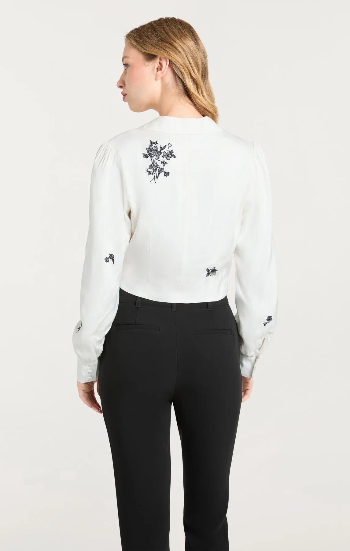 ZW2024A10040Zivb Cinq A Sept Wildflower Whimsy Marin Top