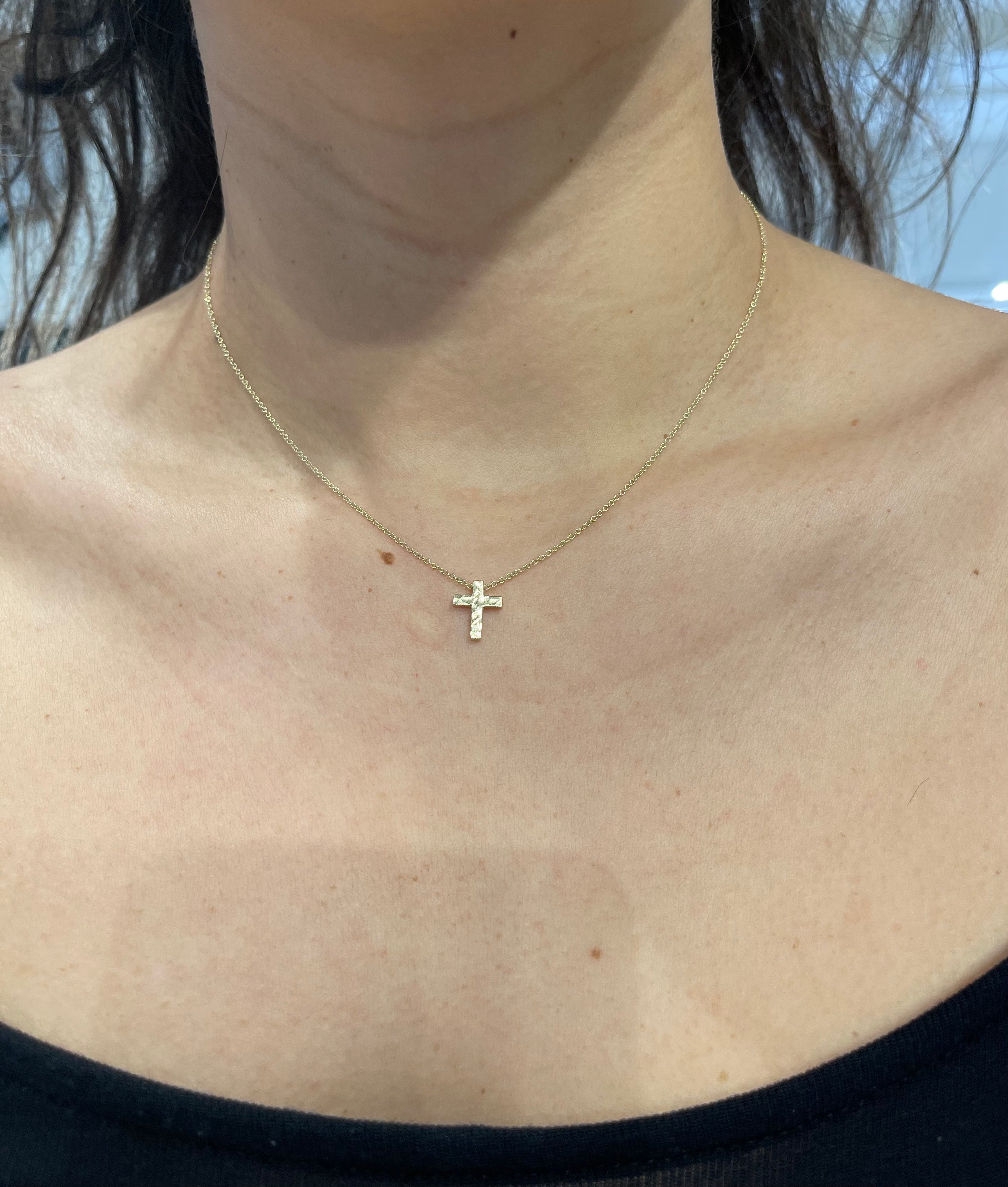 WD562 14kt Cross Necklace