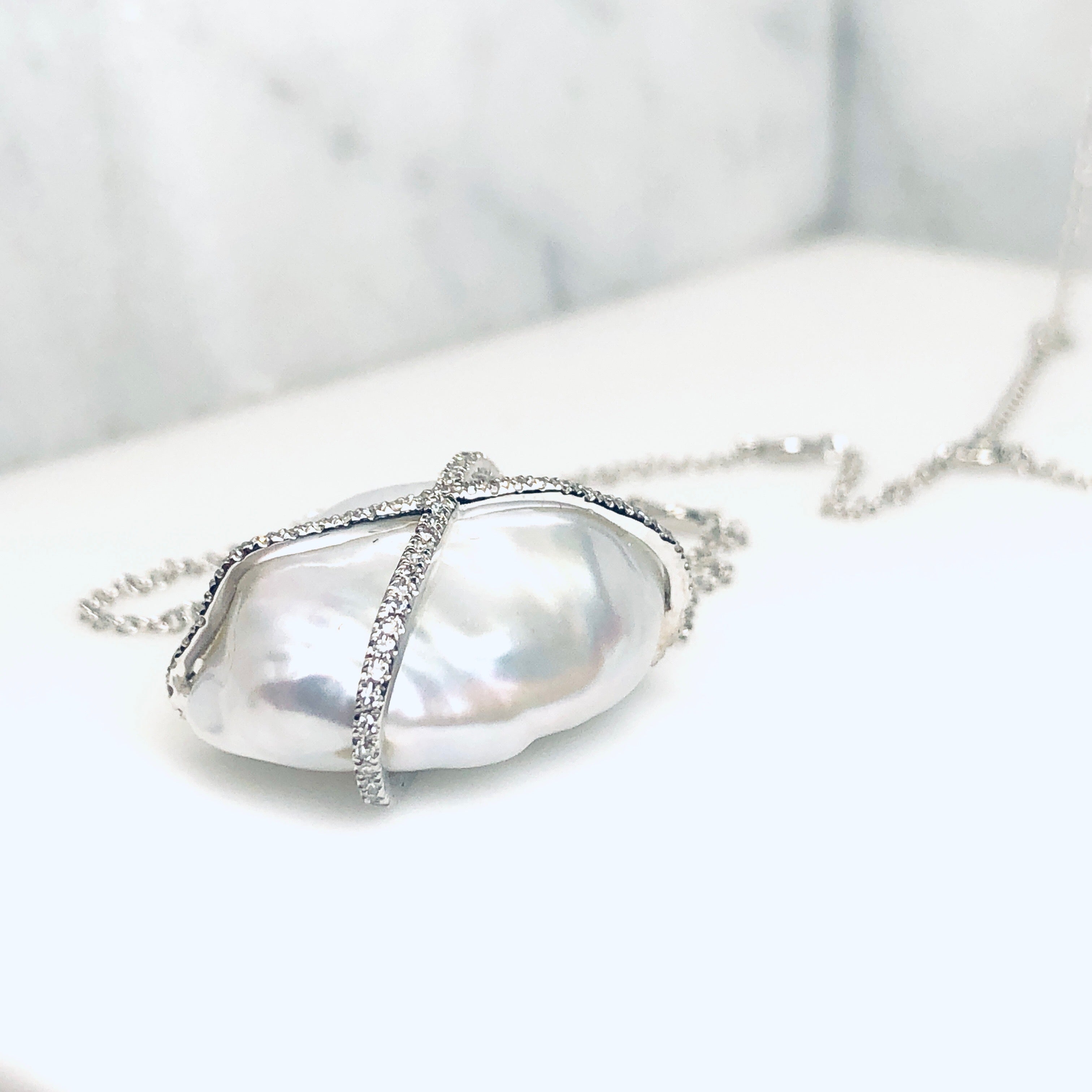 WD481, 14kt gold, .49ct diamond and pearl lariat necklace